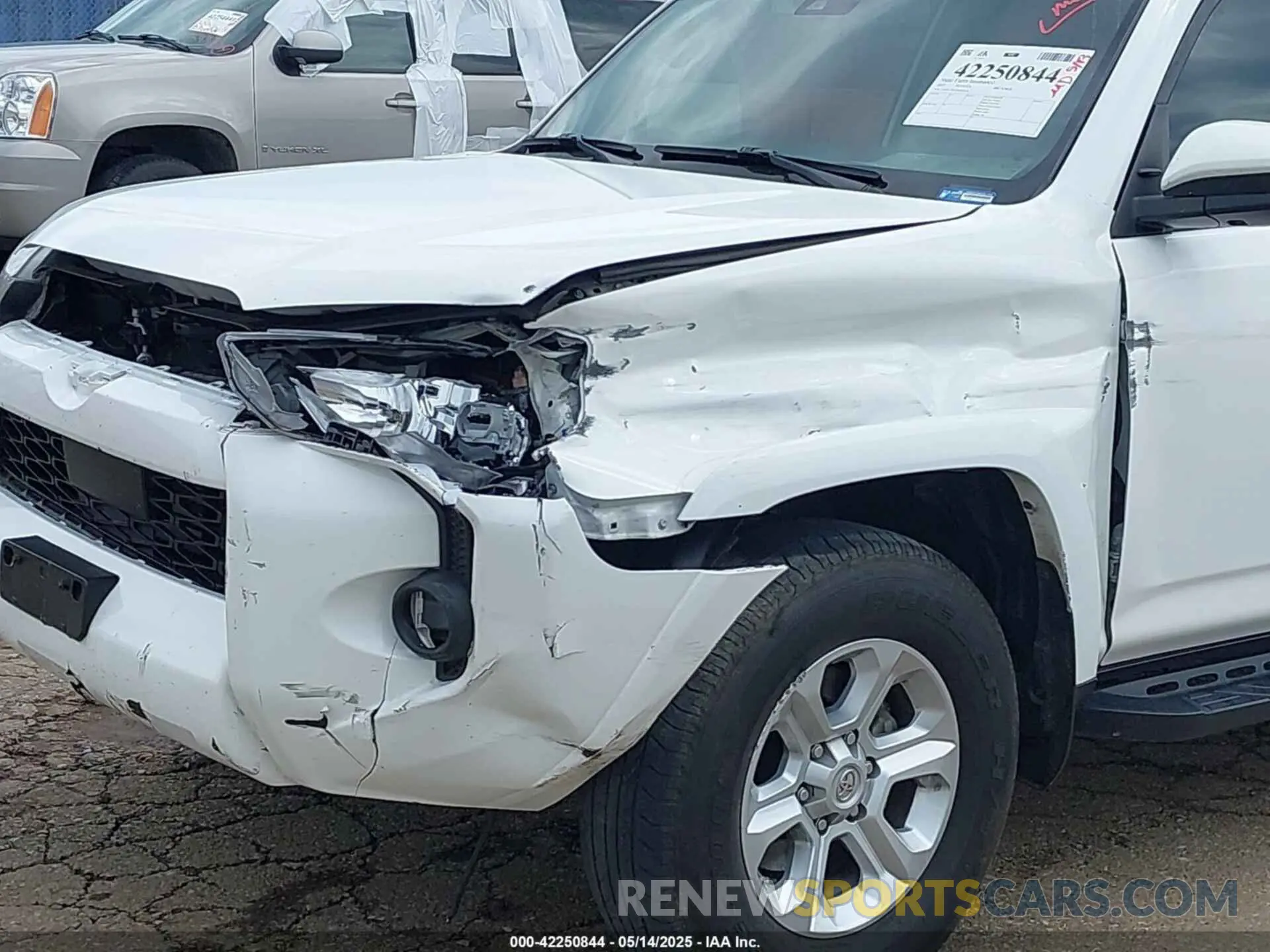 6 Photograph of a damaged car JTENU5JR7M5882244 TOYOTA 4RUNNER 2021