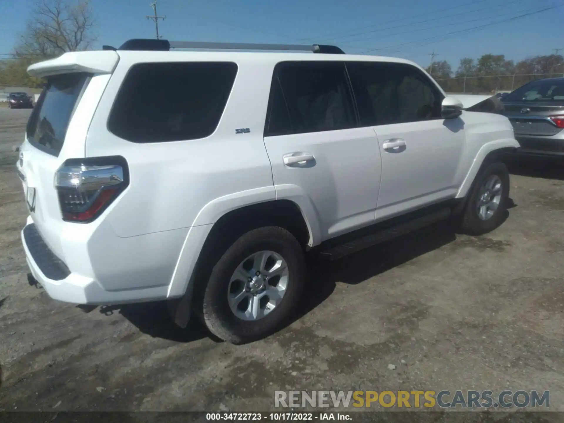 4 Photograph of a damaged car JTENU5JR7M5887153 TOYOTA 4RUNNER 2021