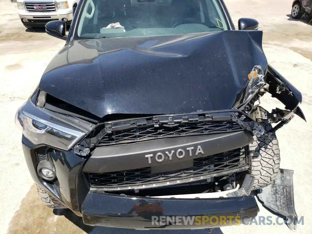 7 Photograph of a damaged car JTENU5JR7M5940983 TOYOTA 4RUNNER 2021