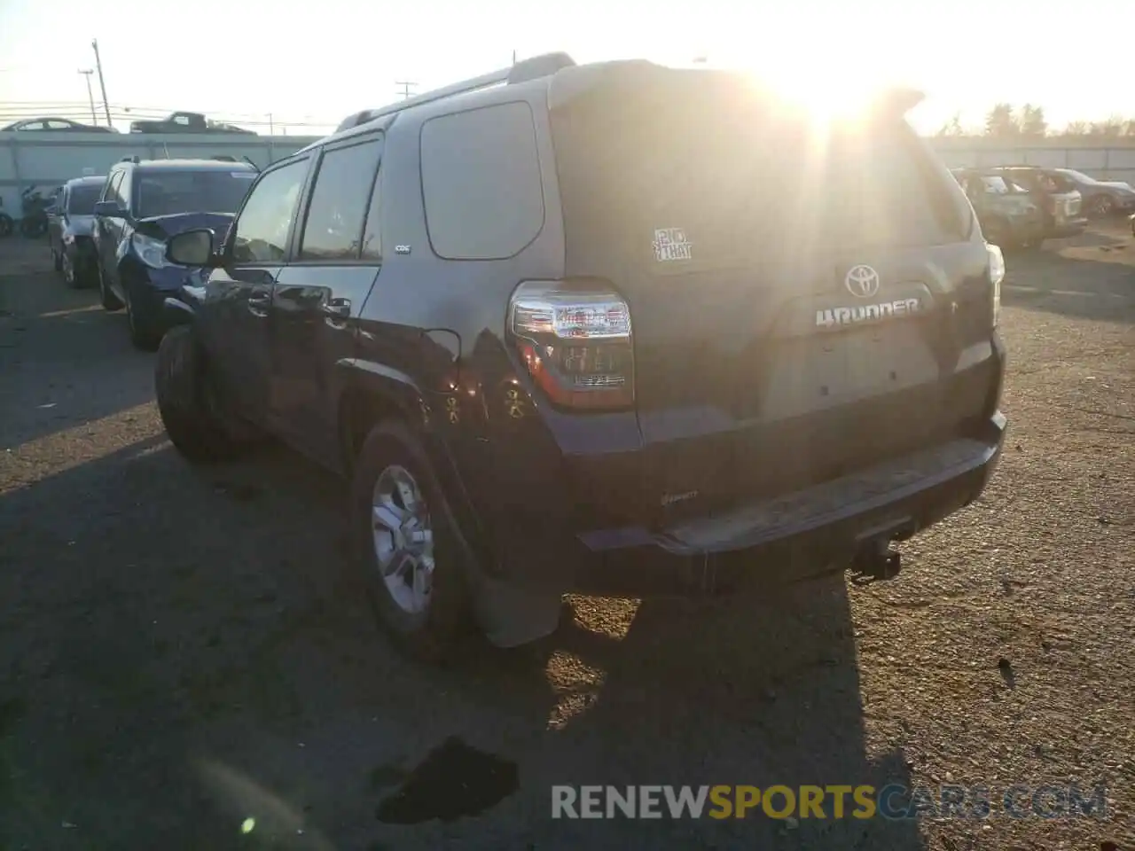 3 Photograph of a damaged car JTENU5JR7M5954236 TOYOTA 4RUNNER 2021