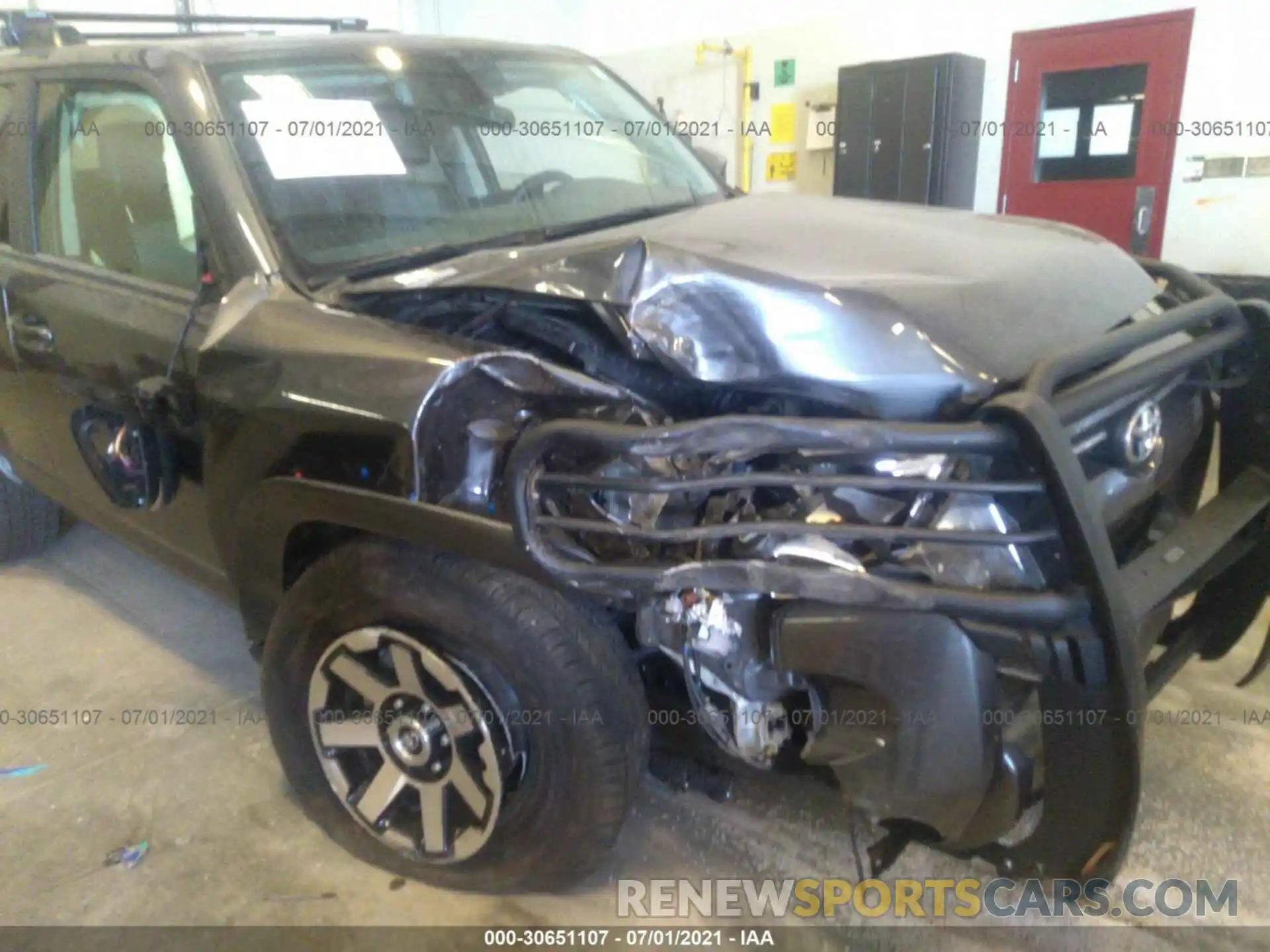 6 Photograph of a damaged car JTENU5JR8M5840746 TOYOTA 4RUNNER 2021