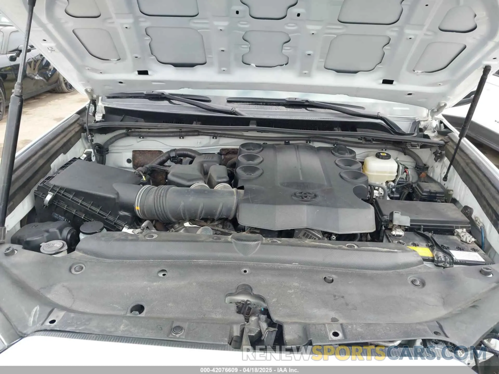 10 Photograph of a damaged car JTENU5JR8M5842660 TOYOTA 4RUNNER 2021