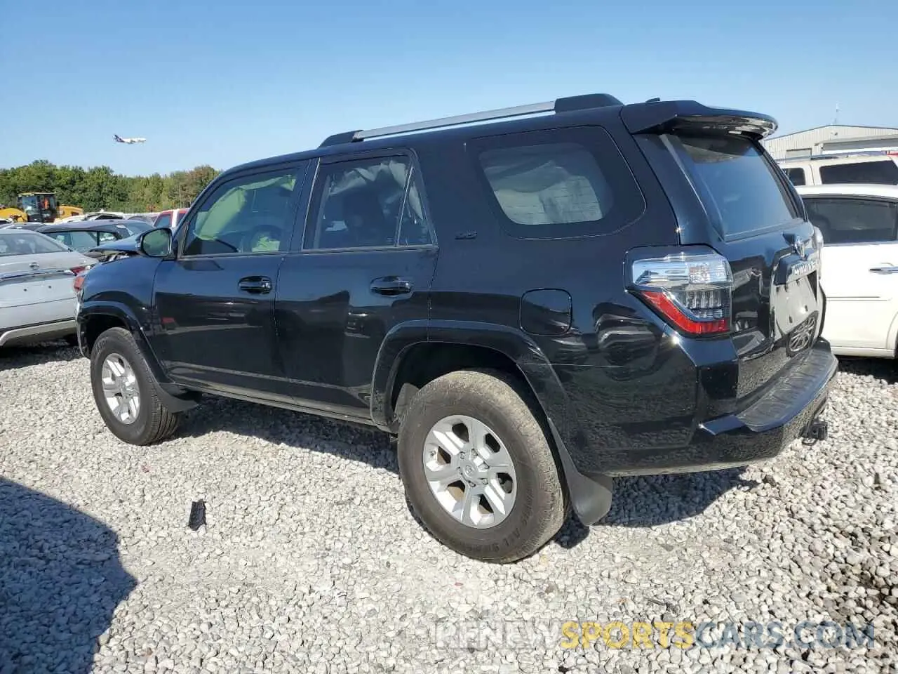 2 Photograph of a damaged car JTENU5JR8M5873357 TOYOTA 4RUNNER 2021