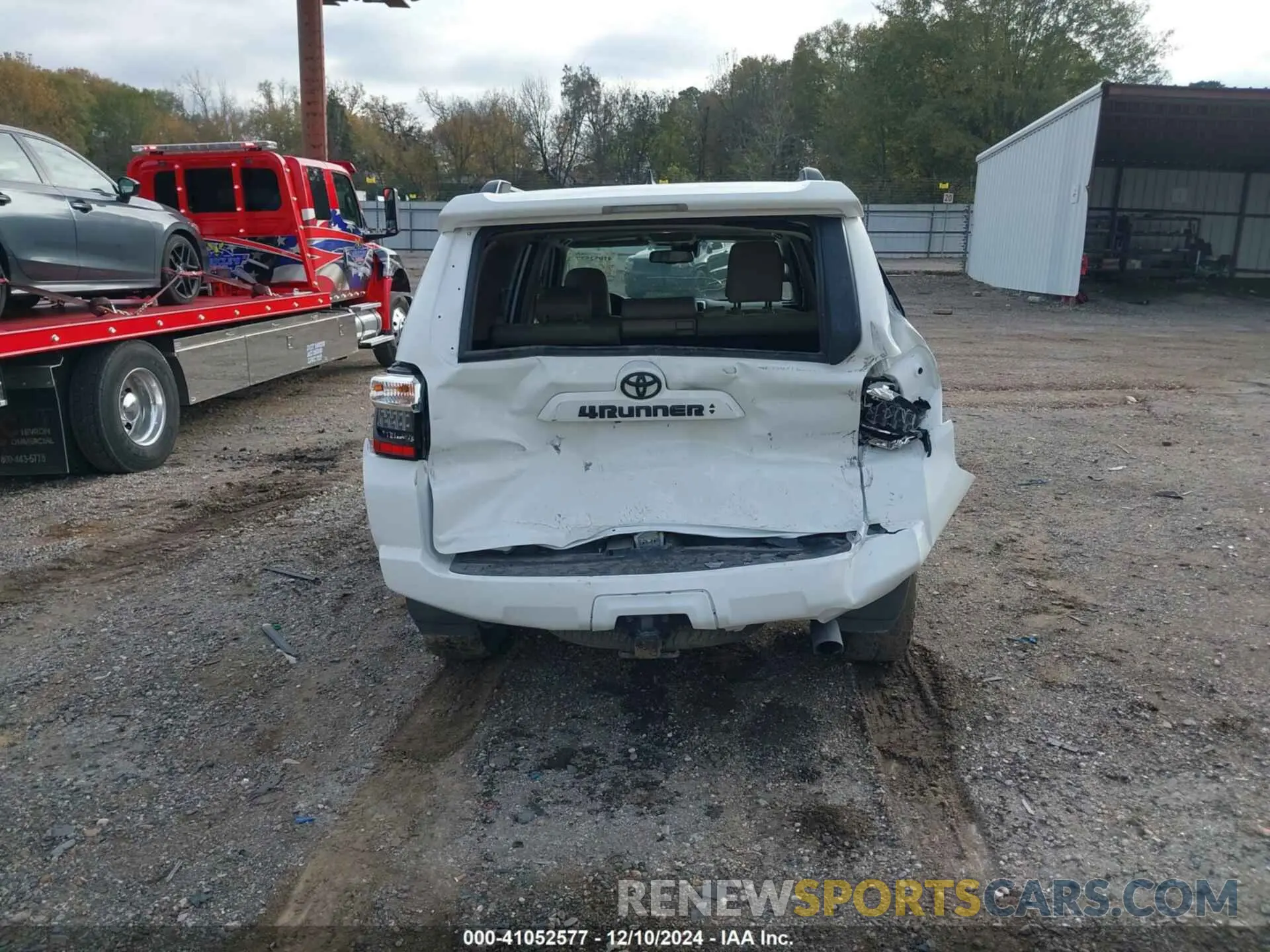 17 Photograph of a damaged car JTENU5JR8M5895911 TOYOTA 4RUNNER 2021