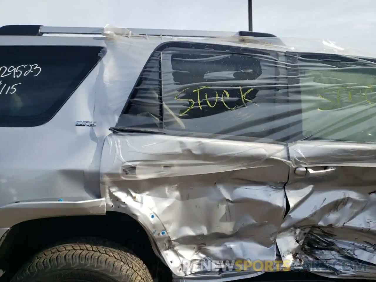 6 Photograph of a damaged car JTENU5JR8M5934349 TOYOTA 4RUNNER 2021