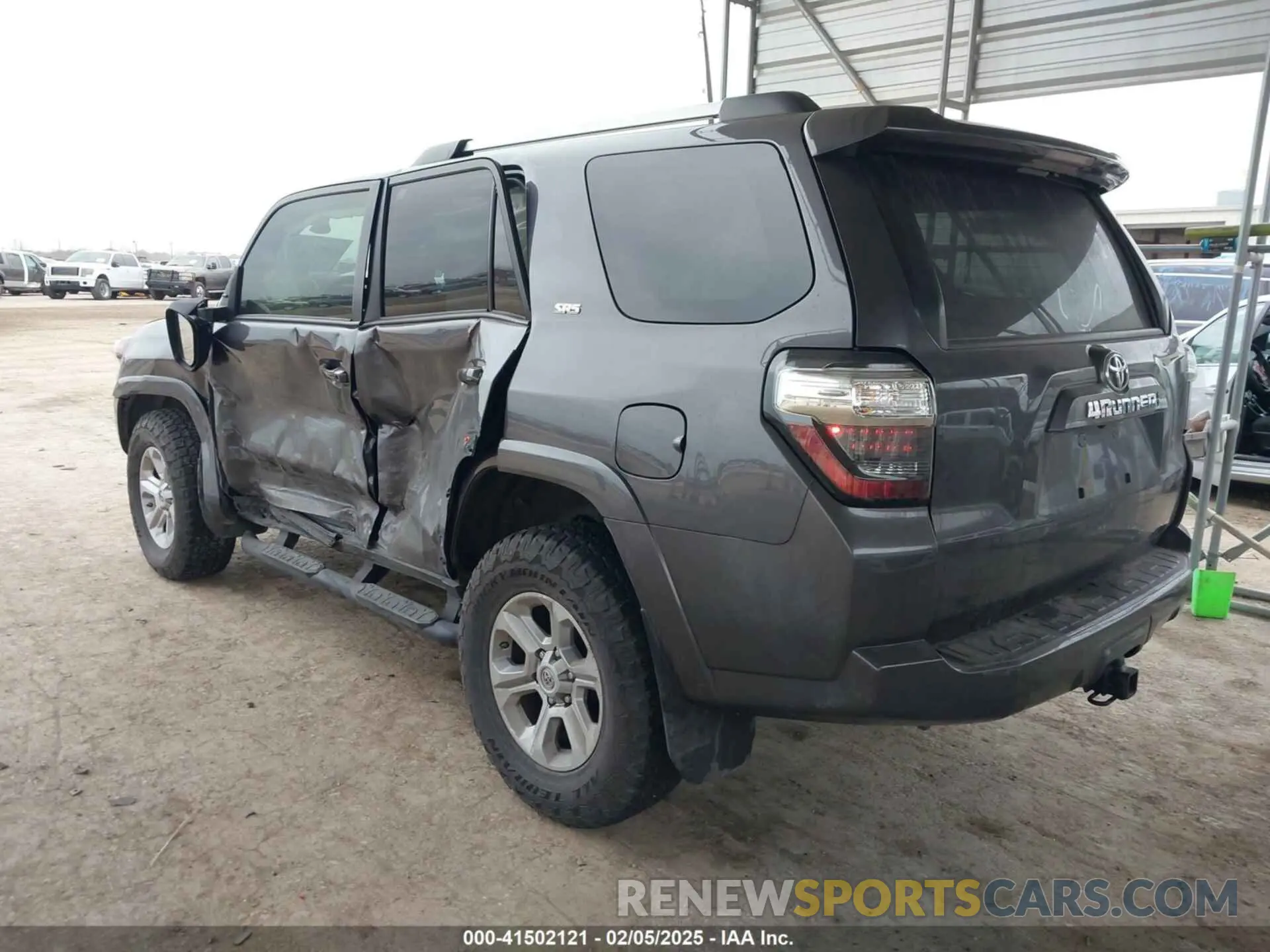 3 Photograph of a damaged car JTENU5JR9M5854073 TOYOTA 4RUNNER 2021
