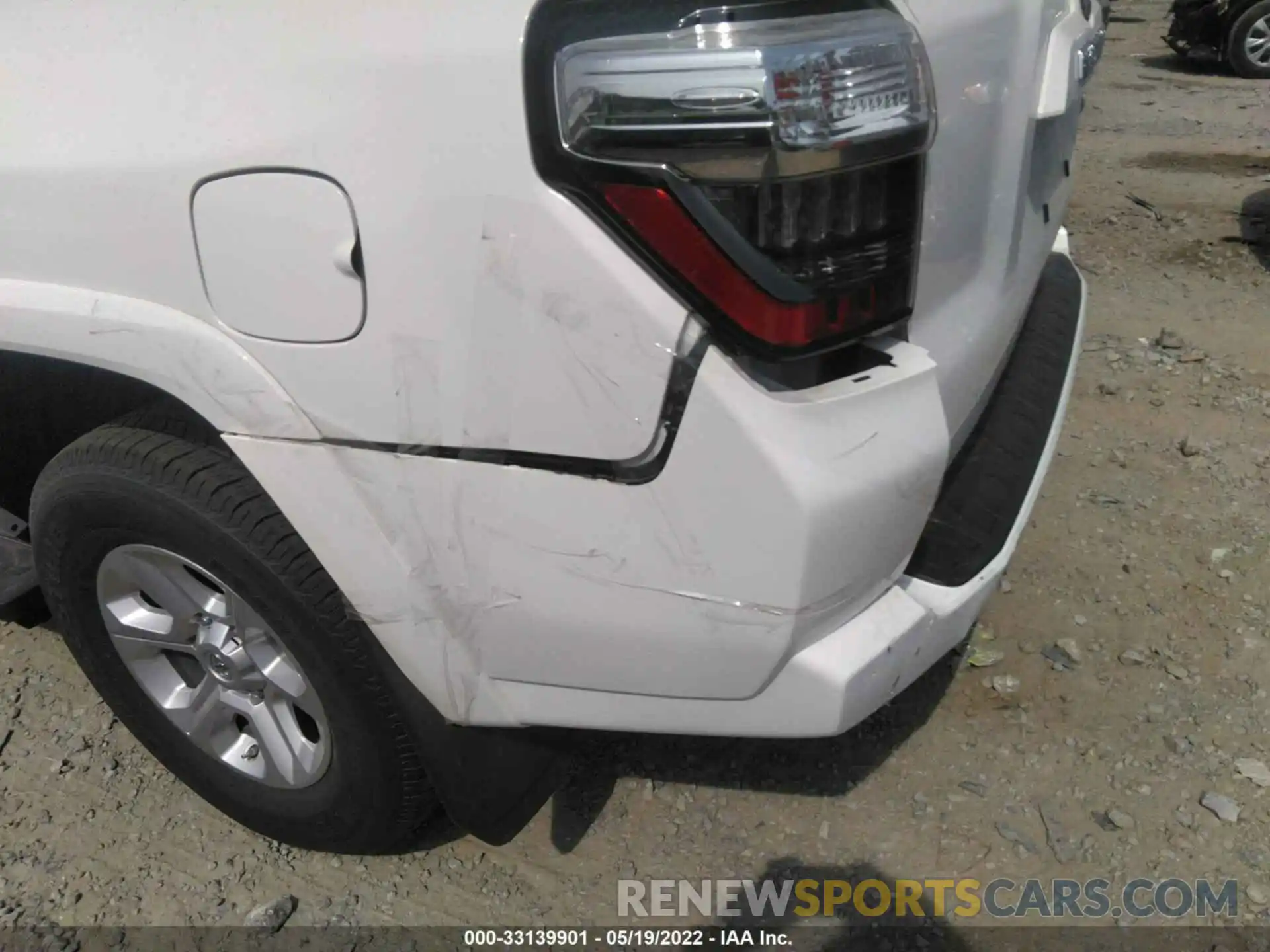 6 Photograph of a damaged car JTENU5JR9M5928978 TOYOTA 4RUNNER 2021