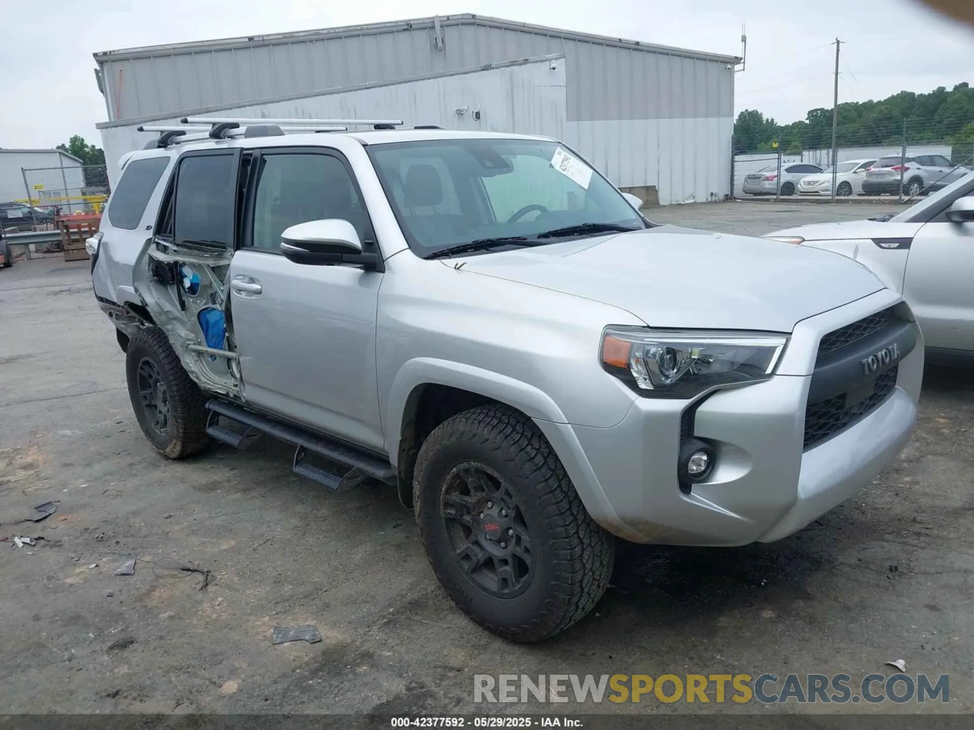 1 Photograph of a damaged car JTENU5JR9M5930584 TOYOTA 4RUNNER 2021