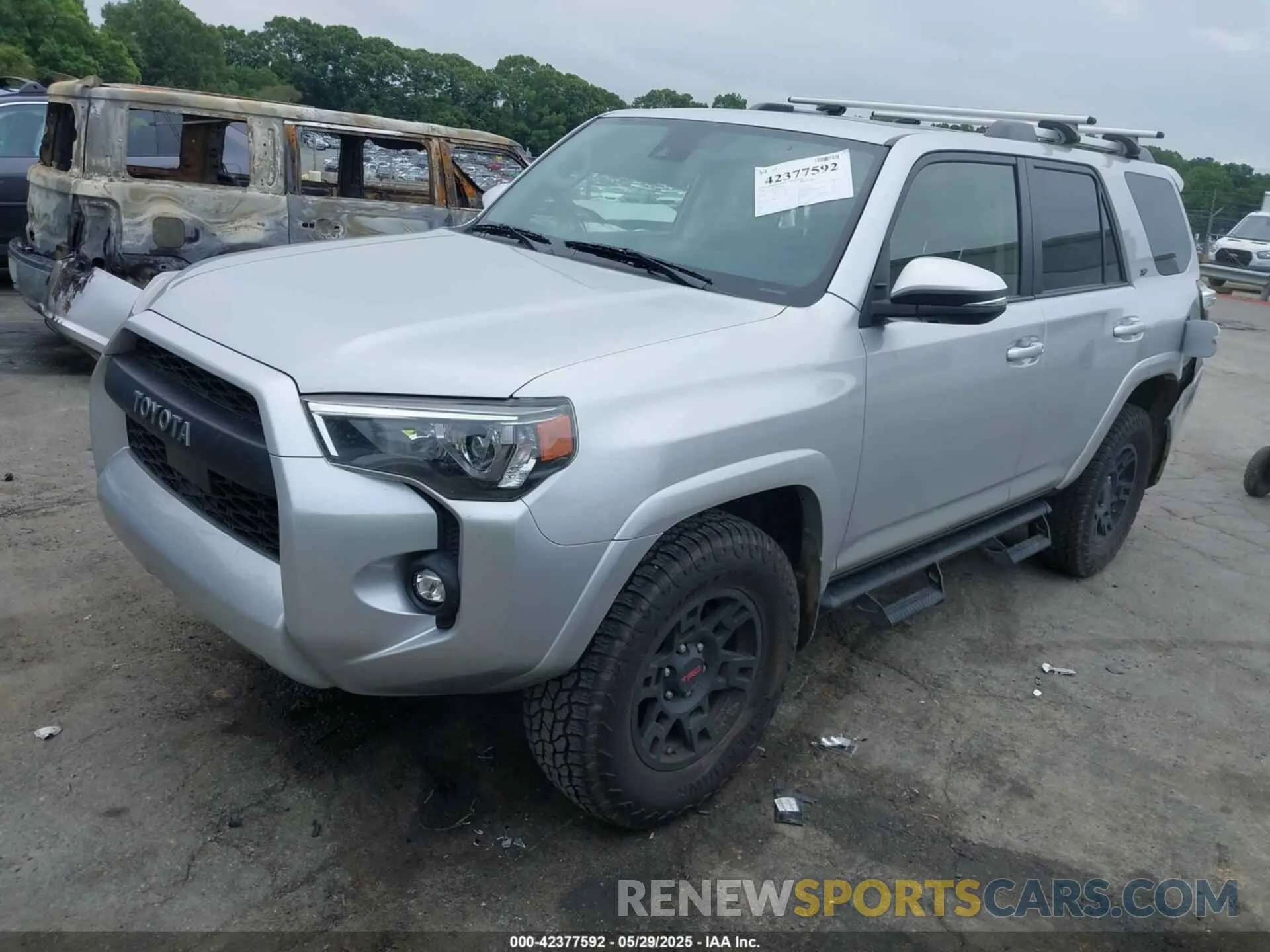 2 Photograph of a damaged car JTENU5JR9M5930584 TOYOTA 4RUNNER 2021