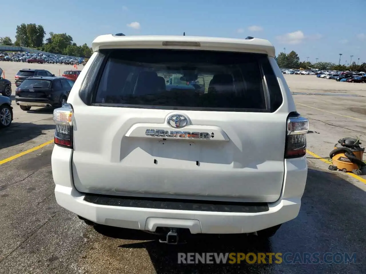 6 Photograph of a damaged car JTENU5JR9M5930861 TOYOTA 4RUNNER 2021