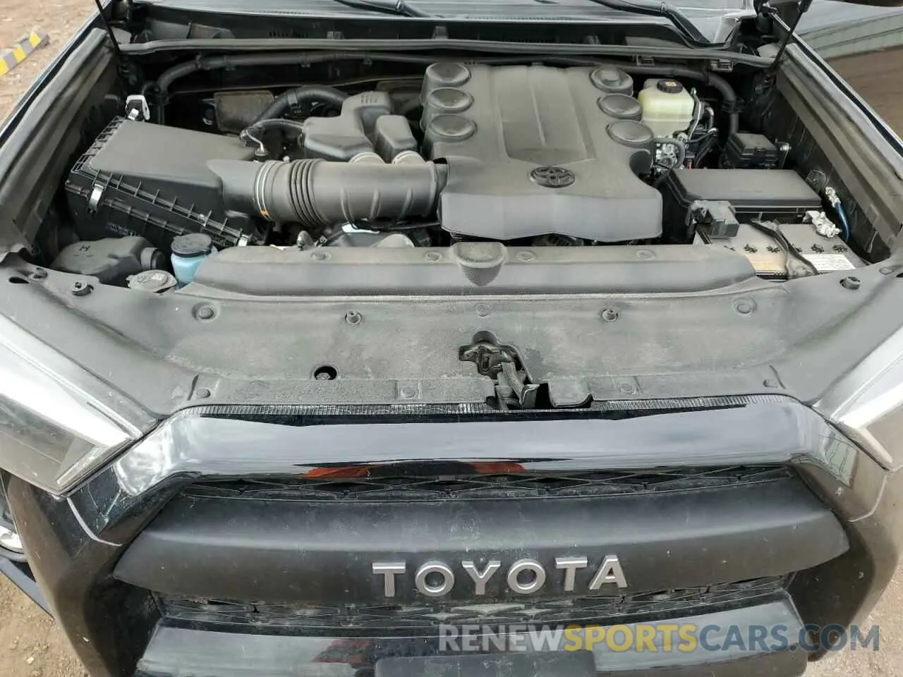 12 Photograph of a damaged car JTENU5JRXM5872470 TOYOTA 4RUNNER 2021