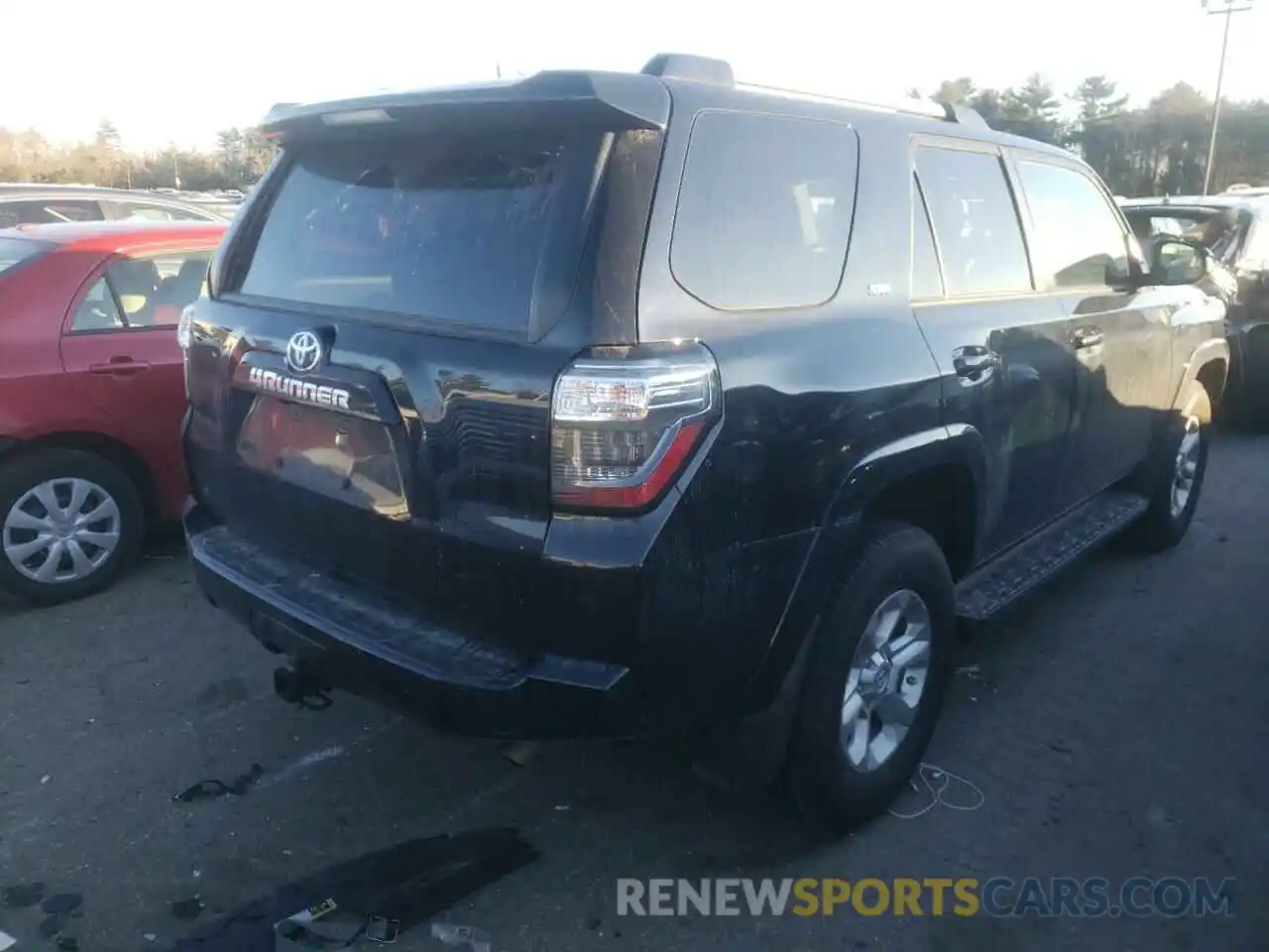 4 Photograph of a damaged car JTENU5JRXM5880410 TOYOTA 4RUNNER 2021