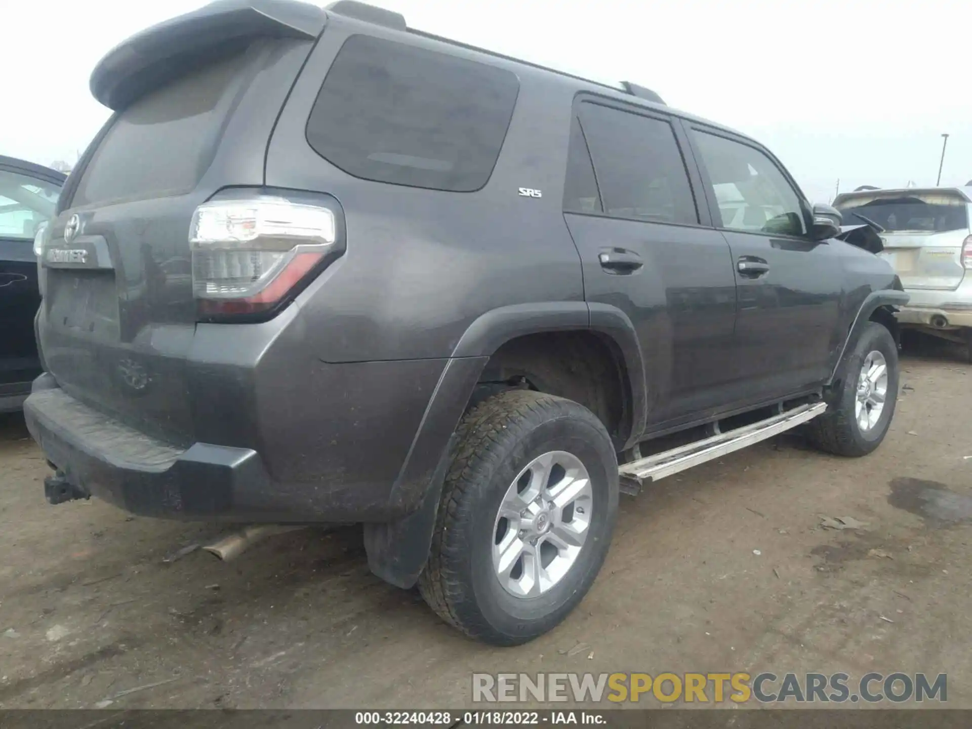 4 Photograph of a damaged car JTENU5JRXM5905600 TOYOTA 4RUNNER 2021