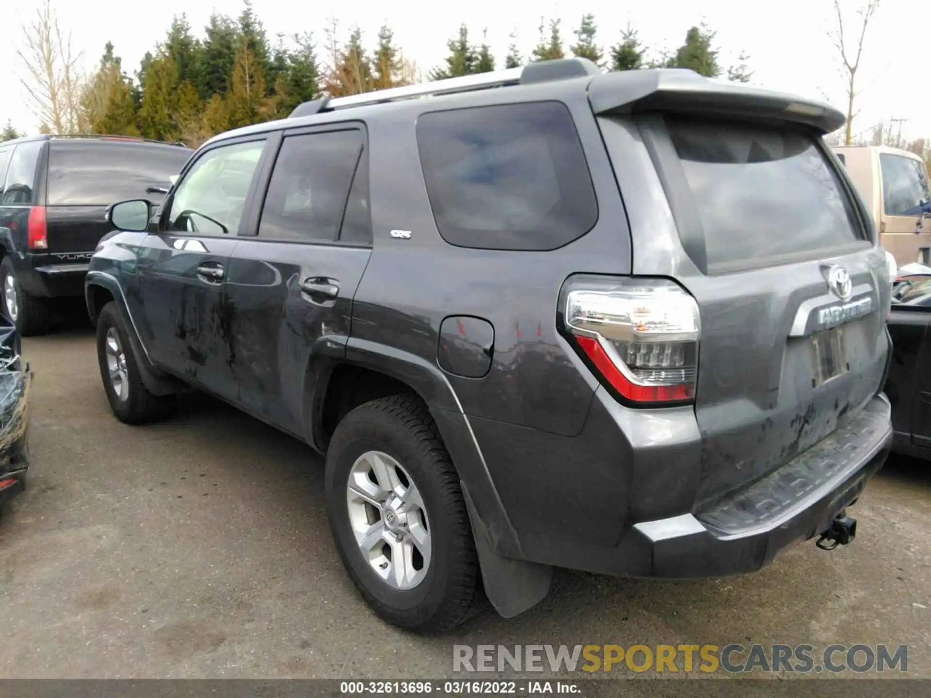 3 Photograph of a damaged car JTENU5JRXM5961438 TOYOTA 4RUNNER 2021