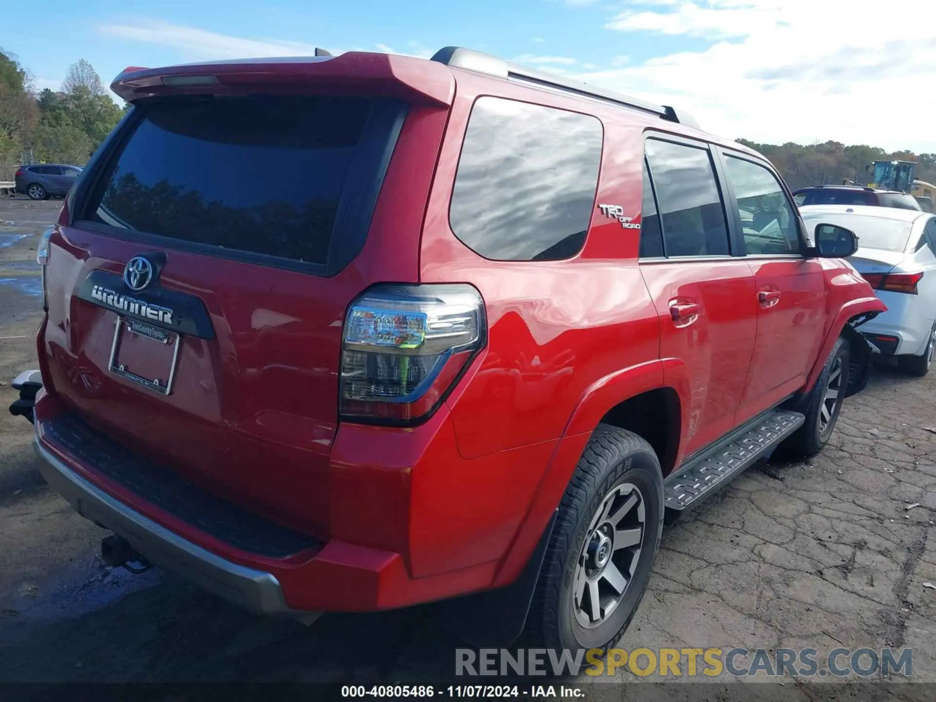 4 Photograph of a damaged car JTEPU5JR0M5929414 TOYOTA 4RUNNER 2021