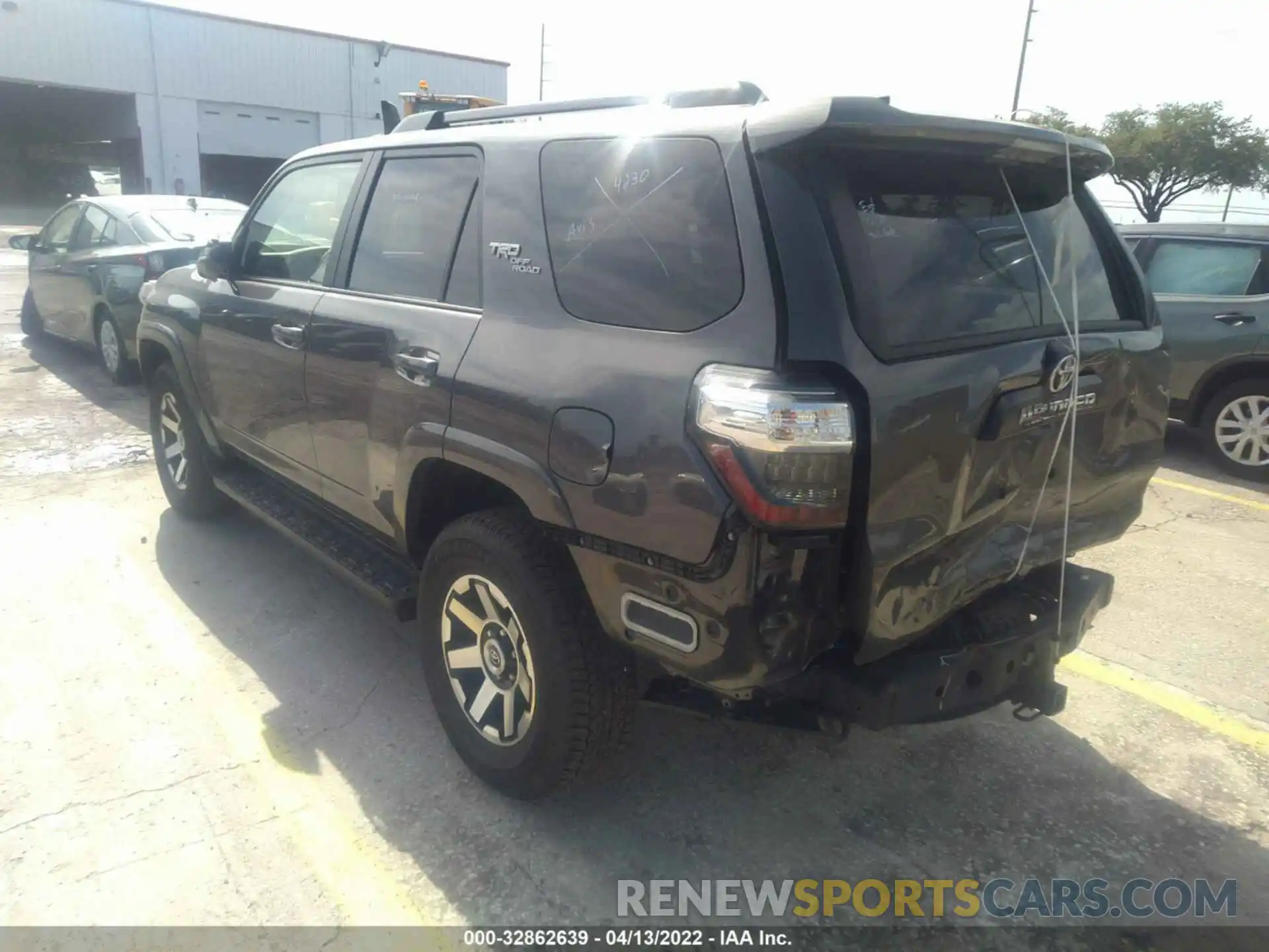 3 Photograph of a damaged car JTEPU5JR0M5930725 TOYOTA 4RUNNER 2021