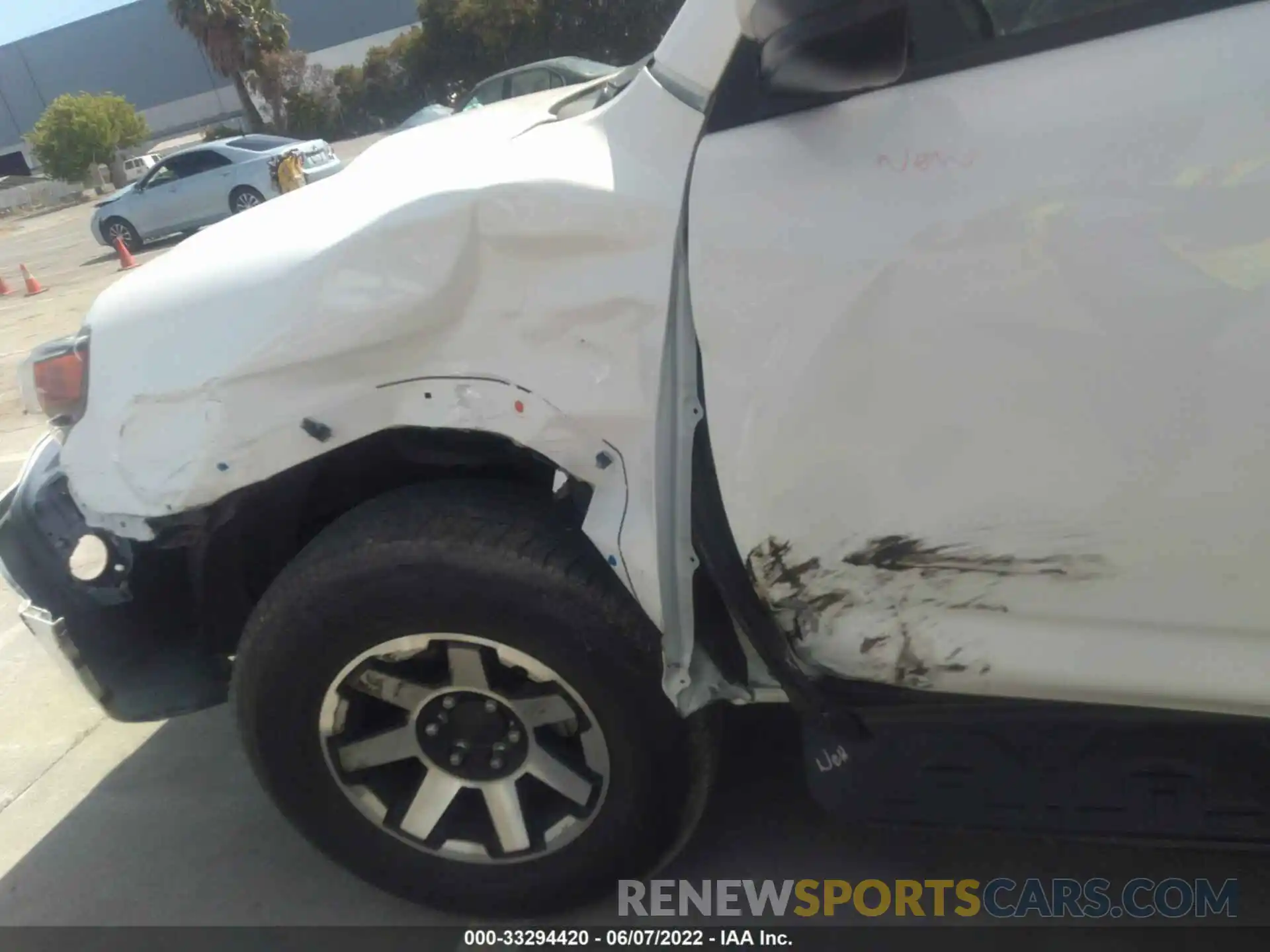 6 Photograph of a damaged car JTEPU5JR0M5931938 TOYOTA 4RUNNER 2021