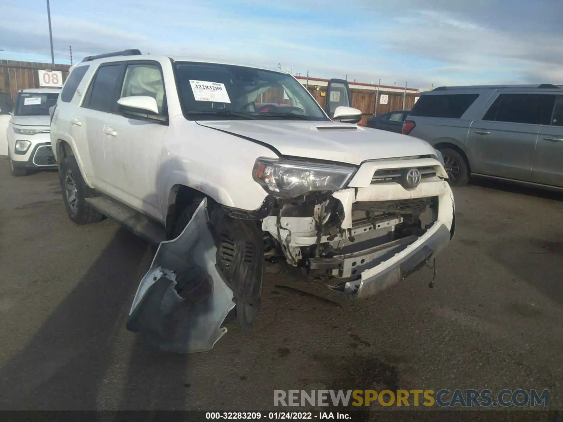 6 Photograph of a damaged car JTEPU5JR0M5936685 TOYOTA 4RUNNER 2021