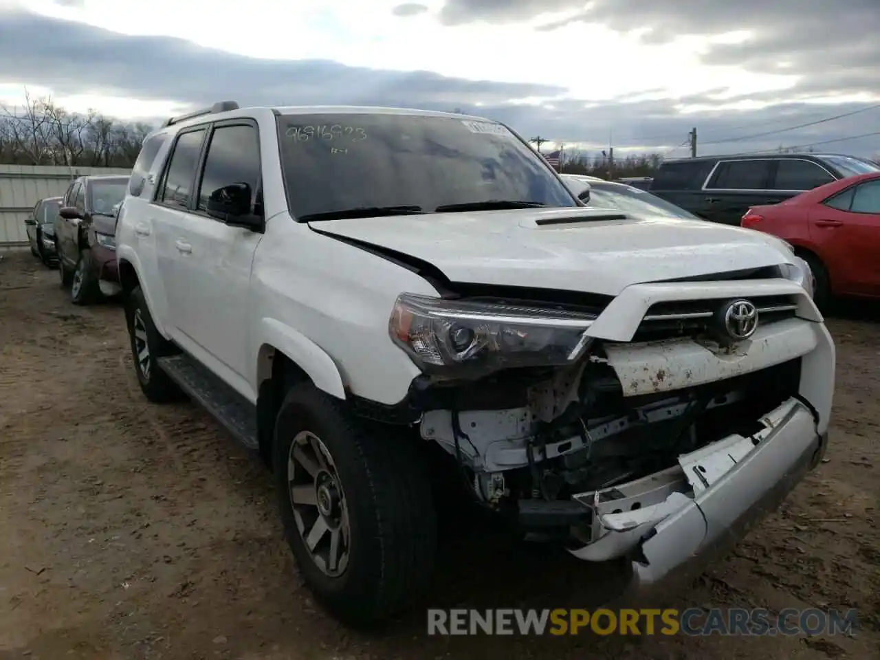 4 Photograph of a damaged car JTEPU5JR1M5935948 TOYOTA 4RUNNER 2021