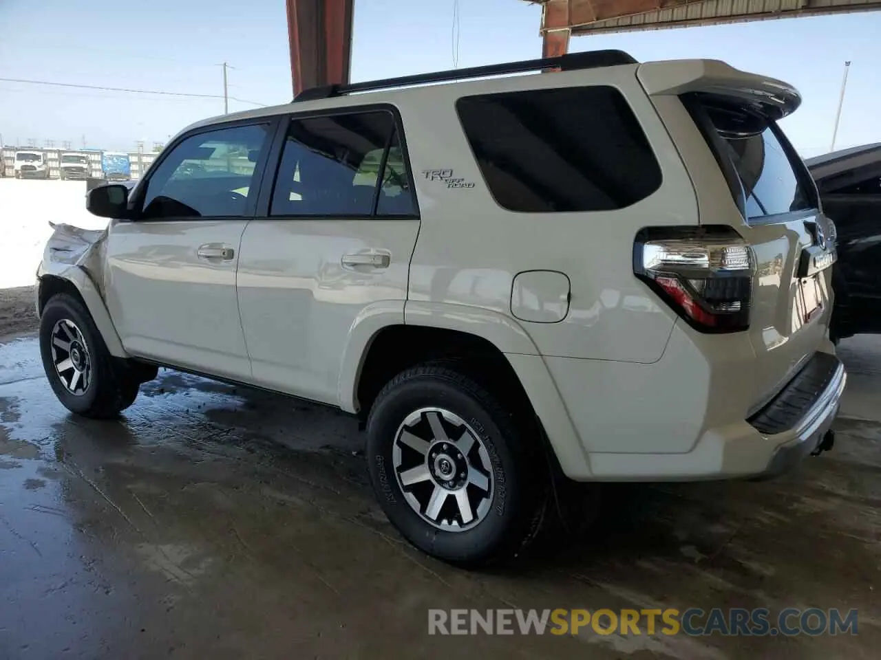 2 Photograph of a damaged car JTEPU5JR2M5963841 TOYOTA 4RUNNER 2021