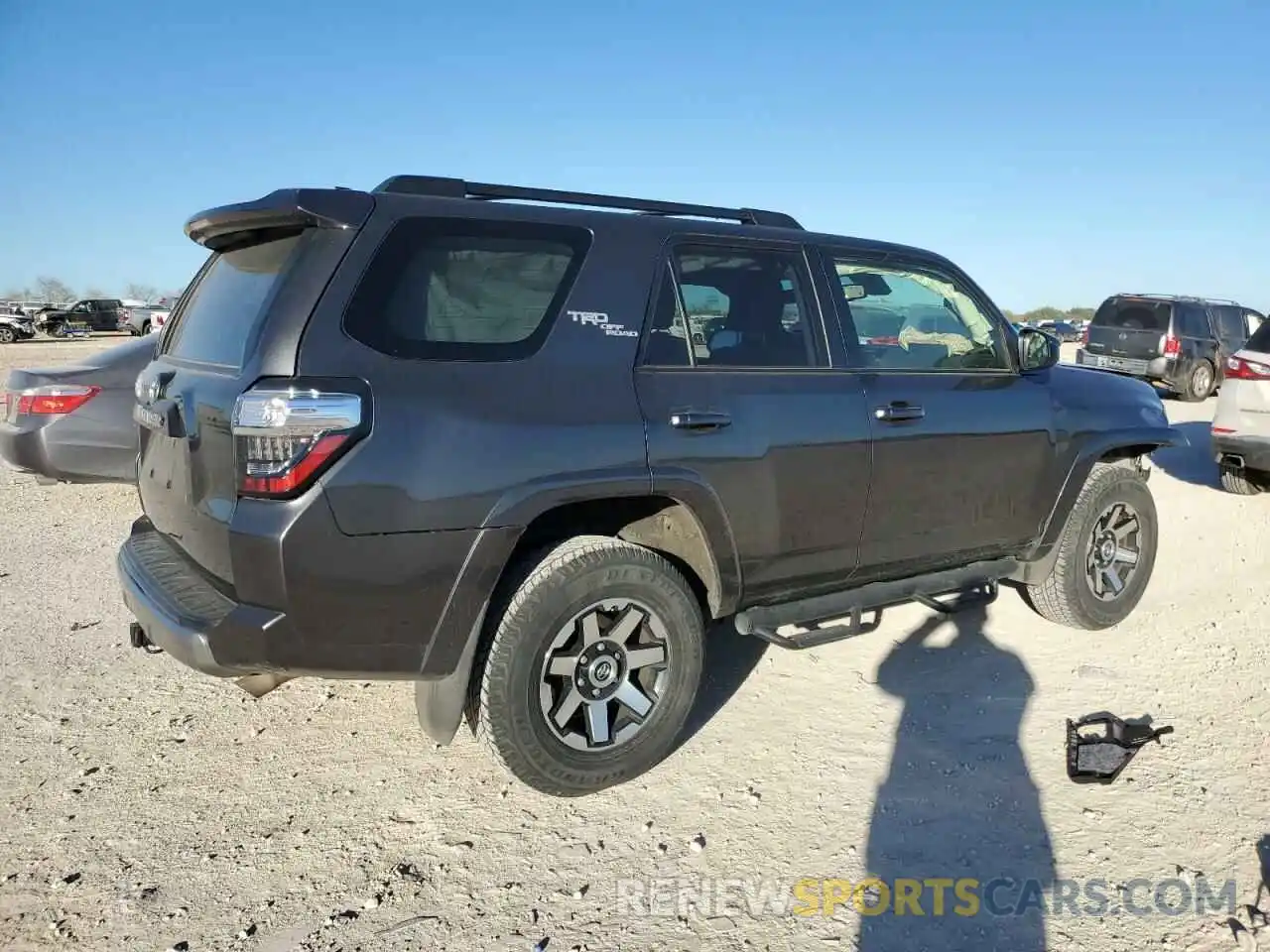 3 Photograph of a damaged car JTEPU5JR3M5851632 TOYOTA 4RUNNER 2021