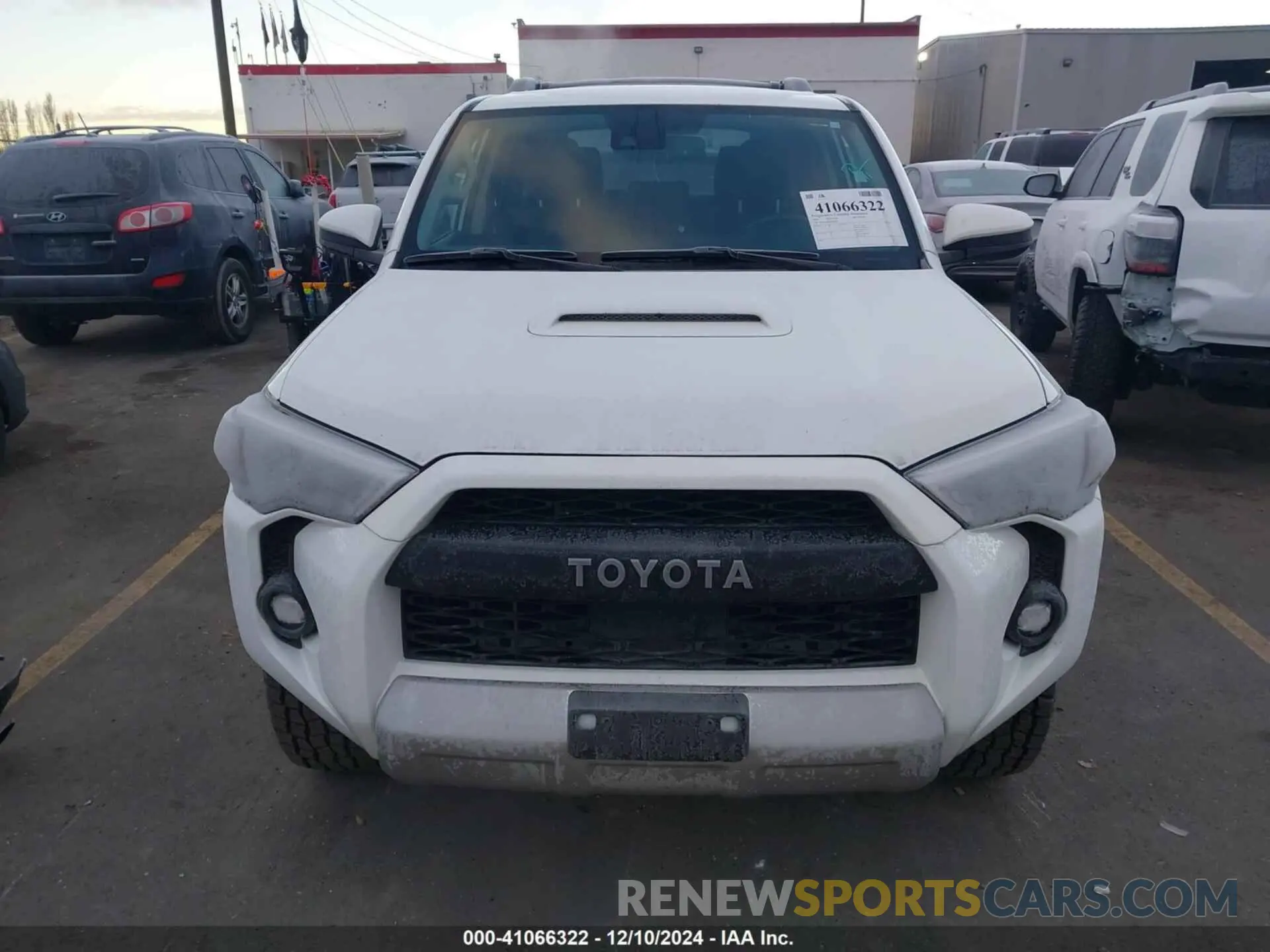 10 Photograph of a damaged car JTEPU5JR3M5918035 TOYOTA 4RUNNER 2021