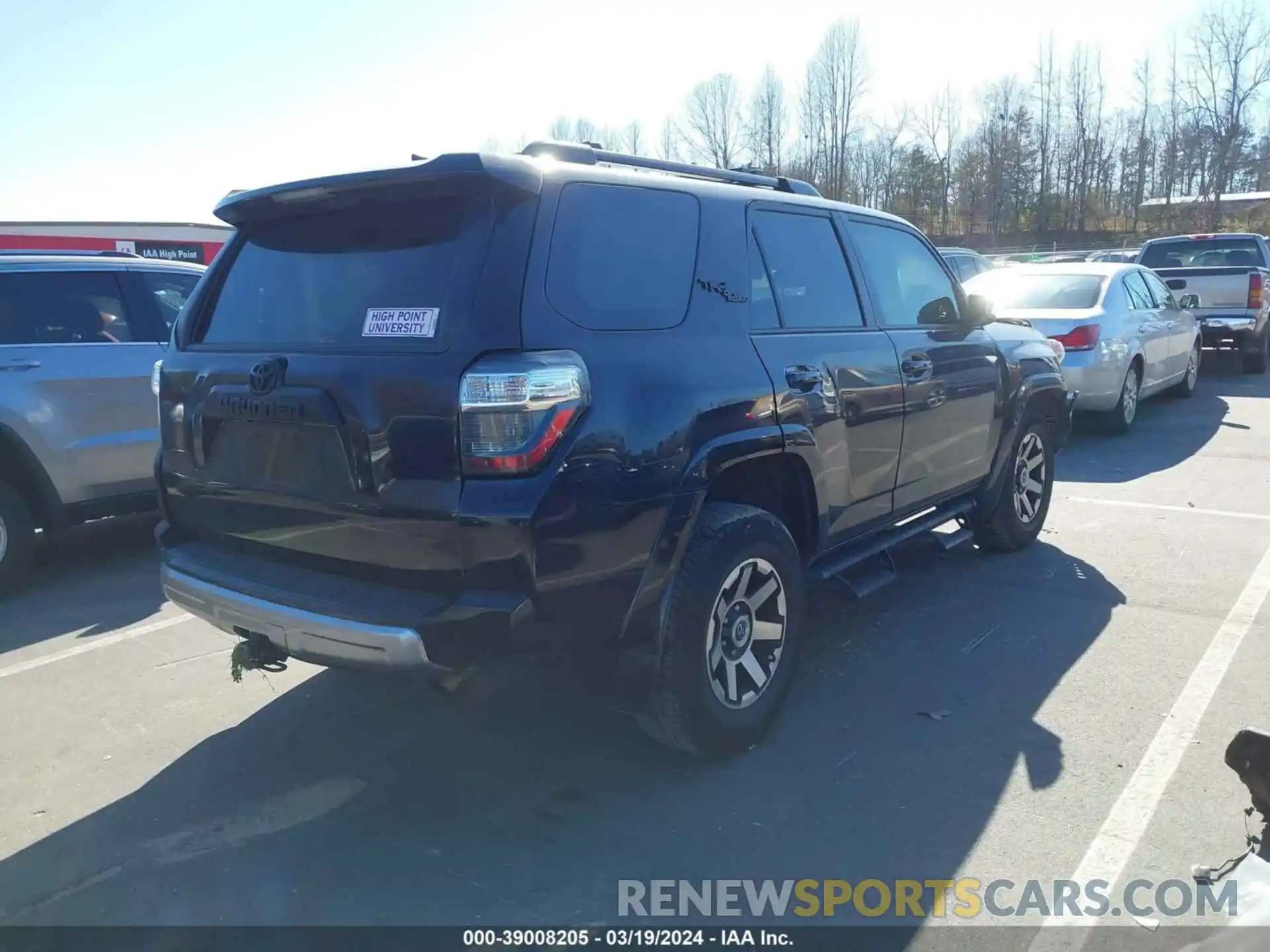 4 Photograph of a damaged car JTEPU5JR3M5963654 TOYOTA 4RUNNER 2021