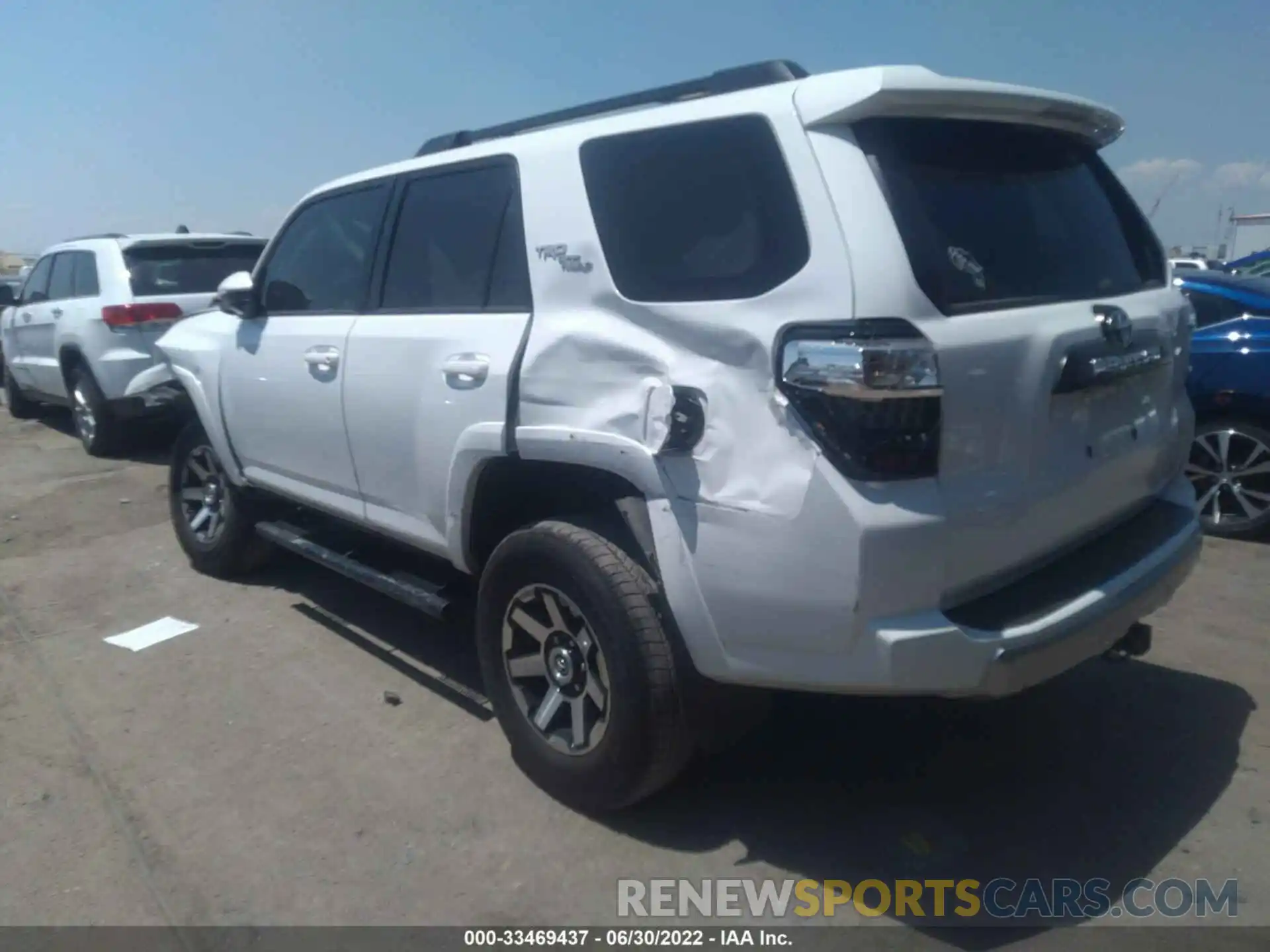 3 Photograph of a damaged car JTEPU5JR5M5850966 TOYOTA 4RUNNER 2021