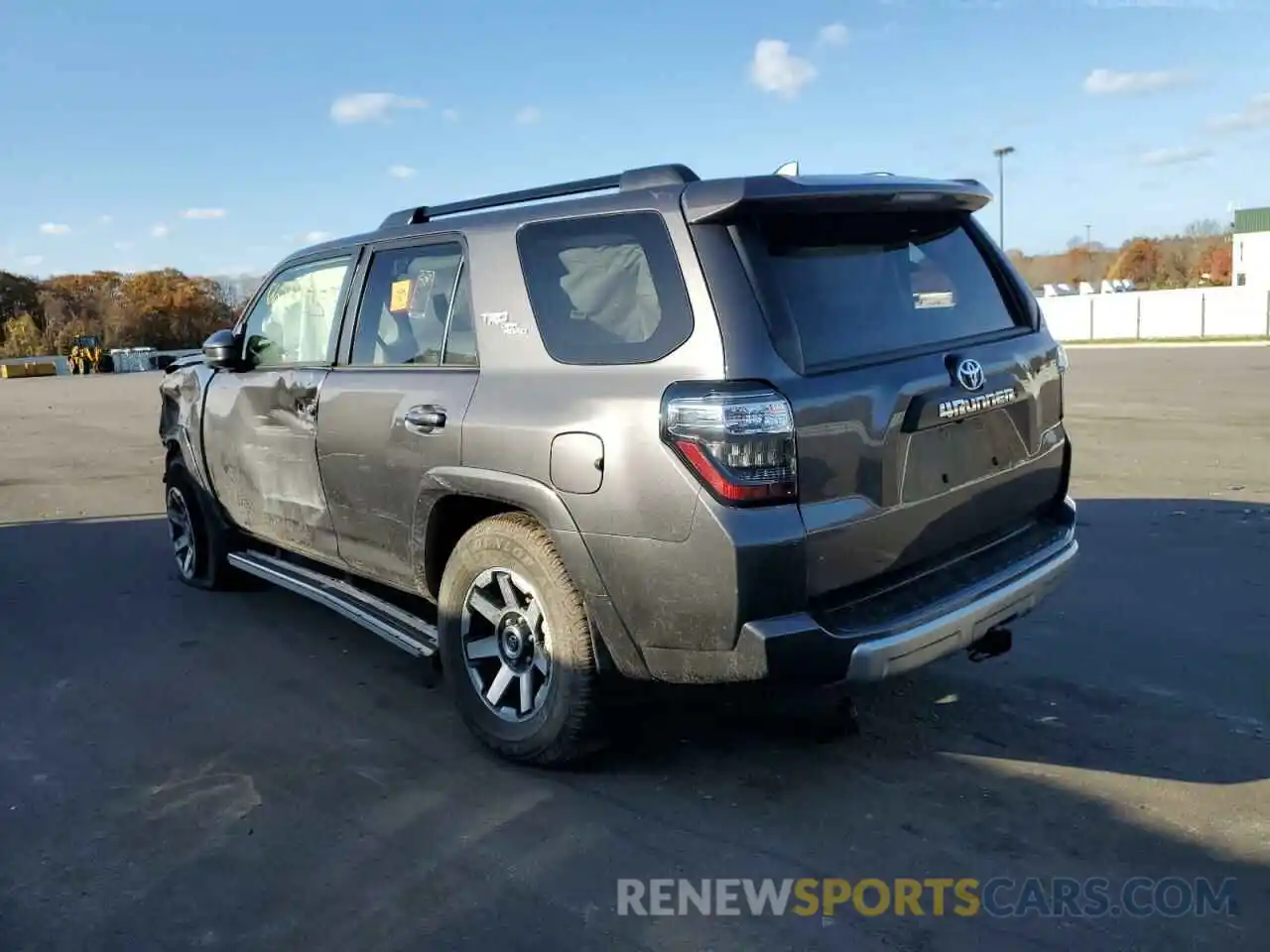 3 Photograph of a damaged car JTEPU5JR5M5909658 TOYOTA 4RUNNER 2021