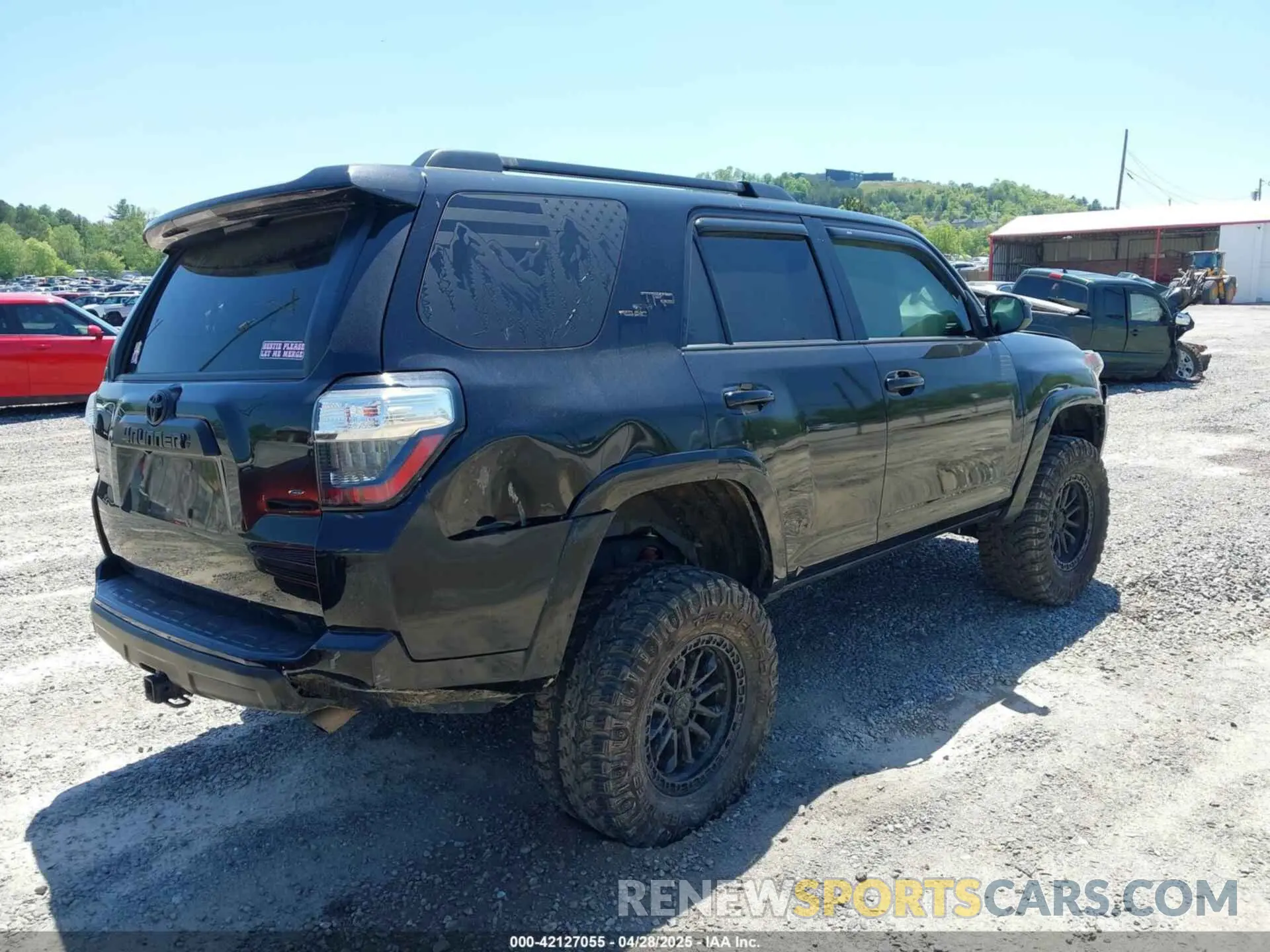 4 Photograph of a damaged car JTEPU5JR6M5915274 TOYOTA 4RUNNER 2021