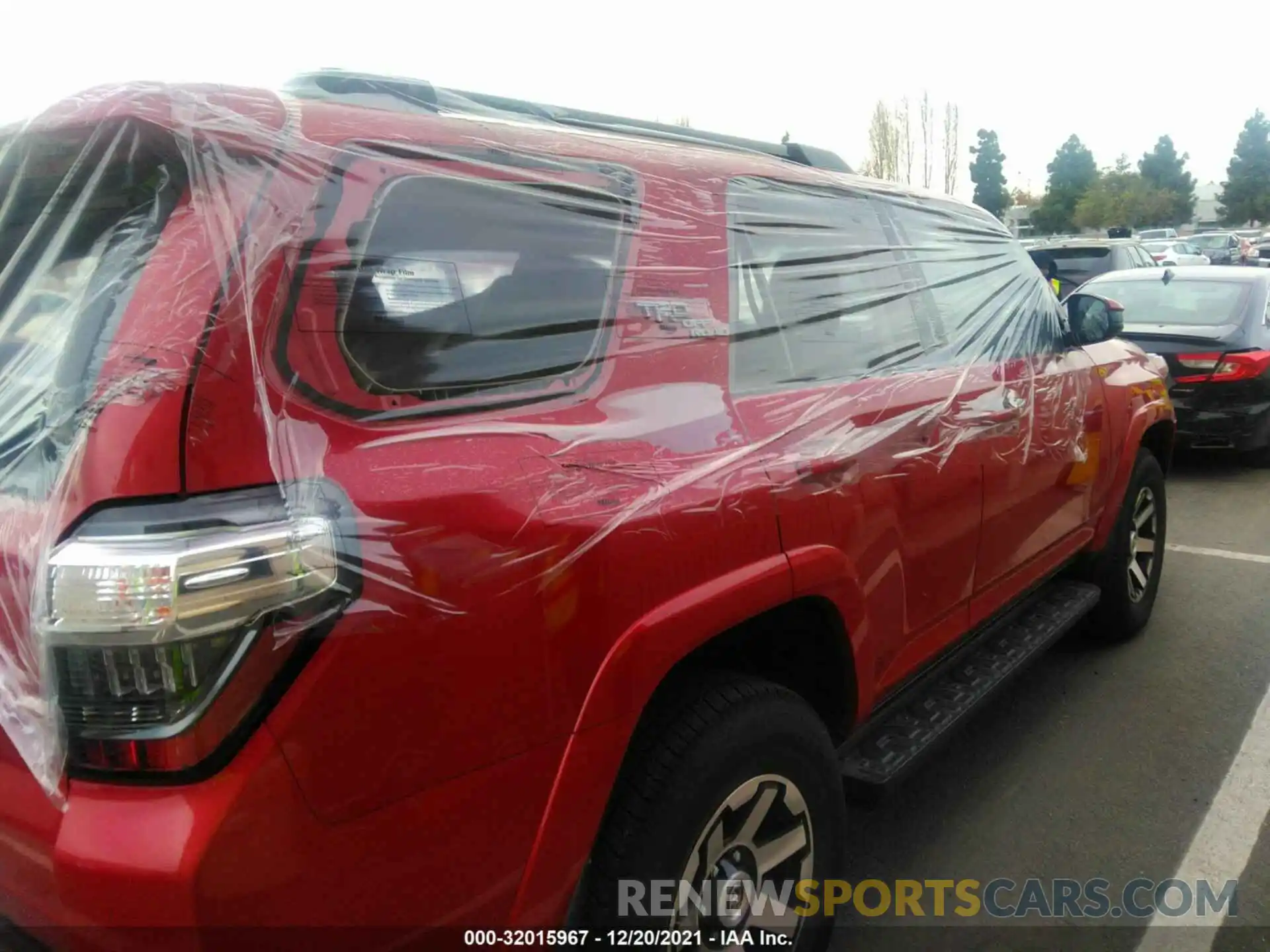 6 Photograph of a damaged car JTEPU5JR6M5934424 TOYOTA 4RUNNER 2021