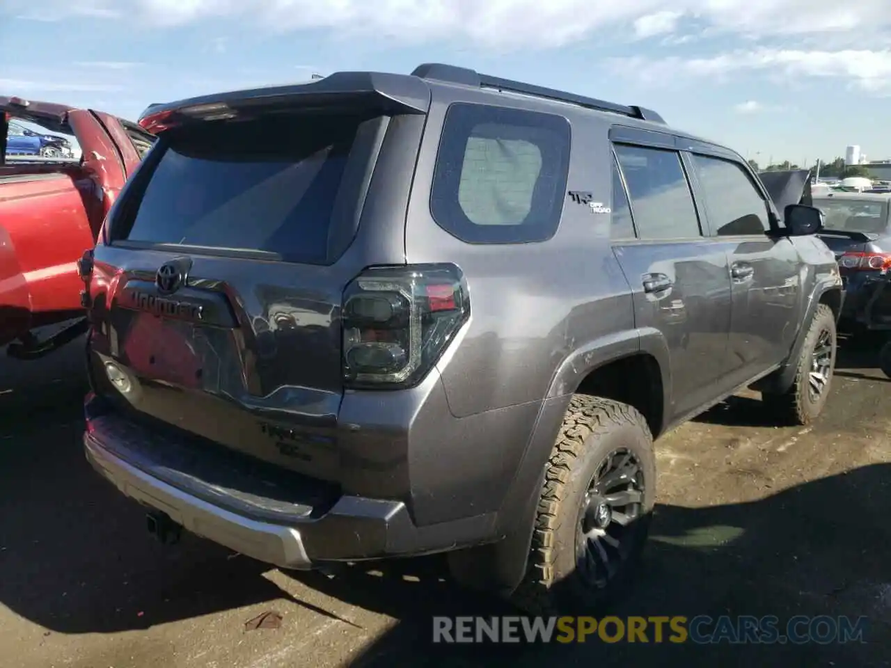 4 Photograph of a damaged car JTEPU5JR6M5956844 TOYOTA 4RUNNER 2021