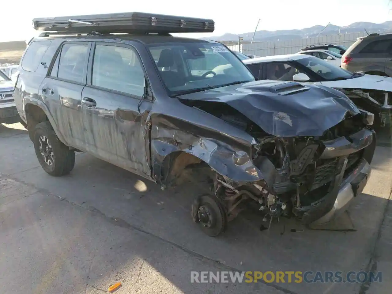 4 Photograph of a damaged car JTEPU5JR7M5921794 TOYOTA 4RUNNER 2021