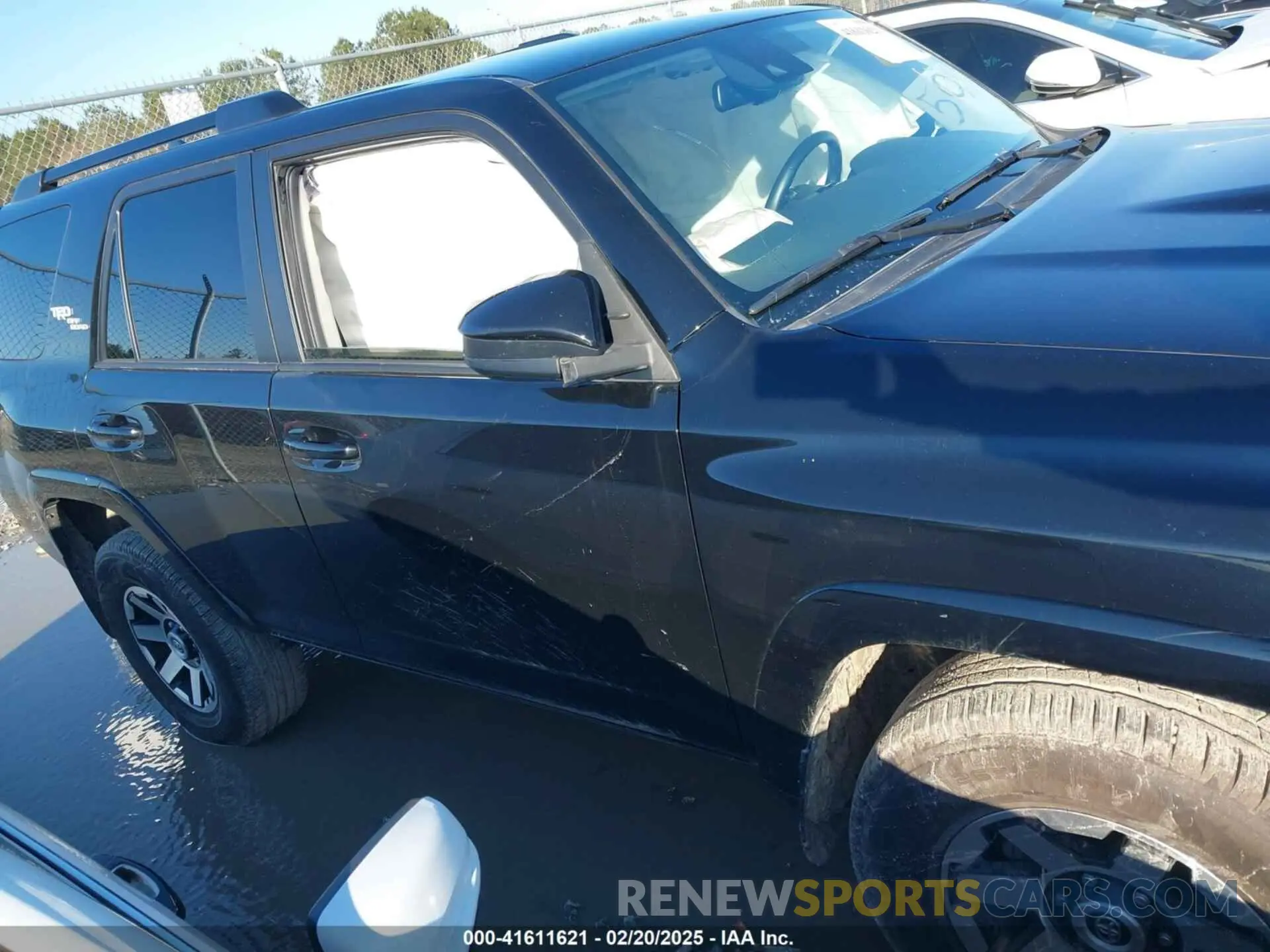 13 Photograph of a damaged car JTEPU5JR7M5949580 TOYOTA 4RUNNER 2021