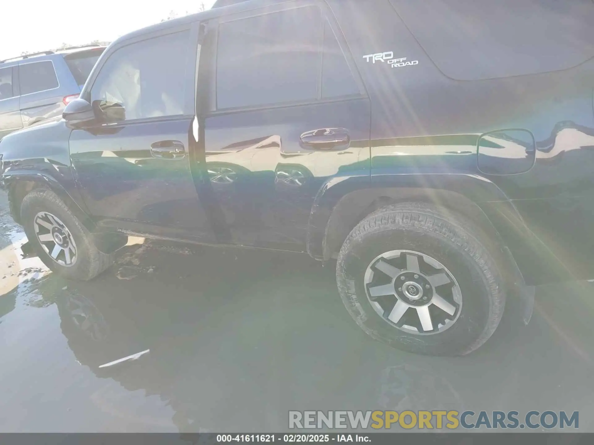 14 Photograph of a damaged car JTEPU5JR7M5949580 TOYOTA 4RUNNER 2021