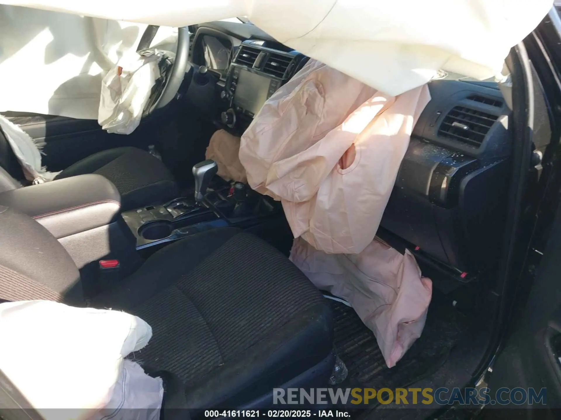 5 Photograph of a damaged car JTEPU5JR7M5949580 TOYOTA 4RUNNER 2021
