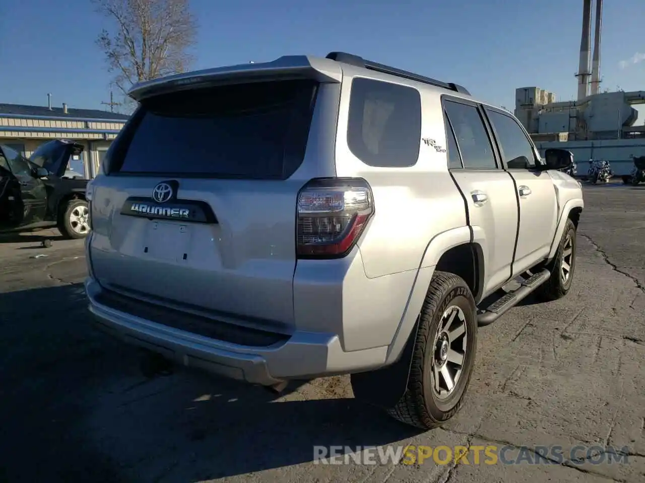 4 Photograph of a damaged car JTEPU5JR7M5954519 TOYOTA 4RUNNER 2021