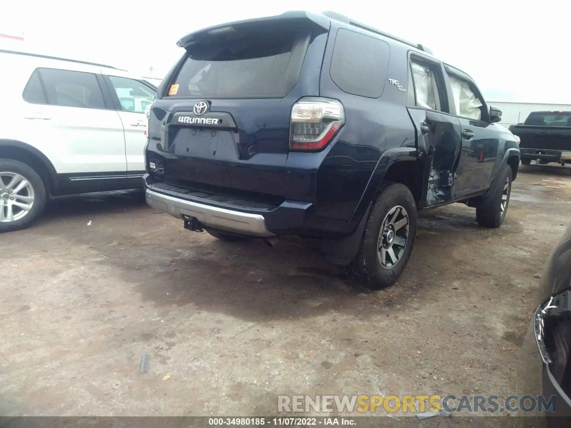 4 Photograph of a damaged car JTEPU5JR8M5897778 TOYOTA 4RUNNER 2021