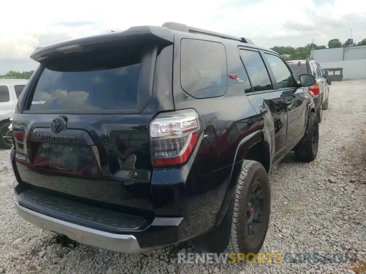 4 Photograph of a damaged car JTERU5JR0M5879686 TOYOTA 4RUNNER 2021