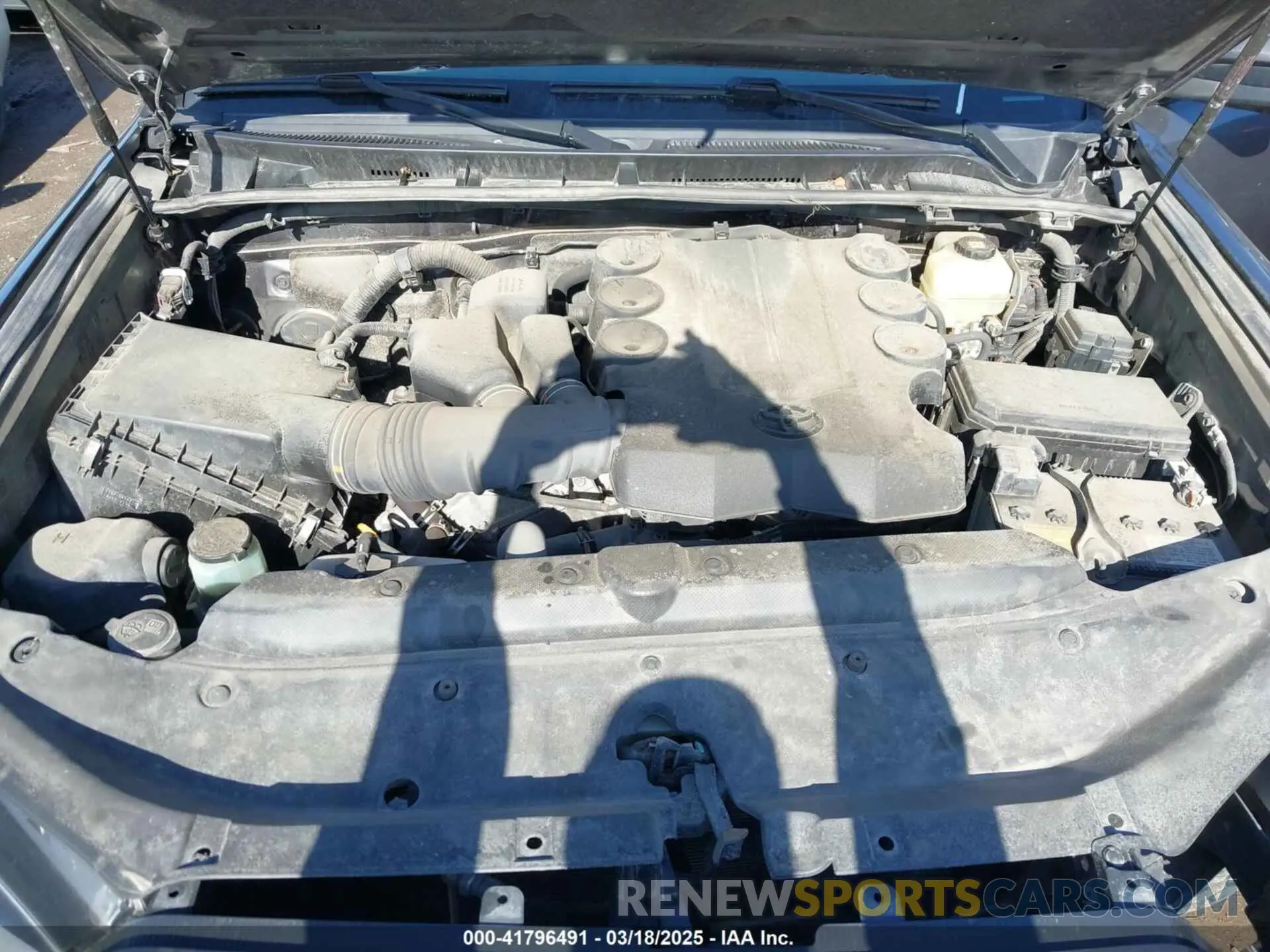 10 Photograph of a damaged car JTERU5JR0M5912797 TOYOTA 4RUNNER 2021