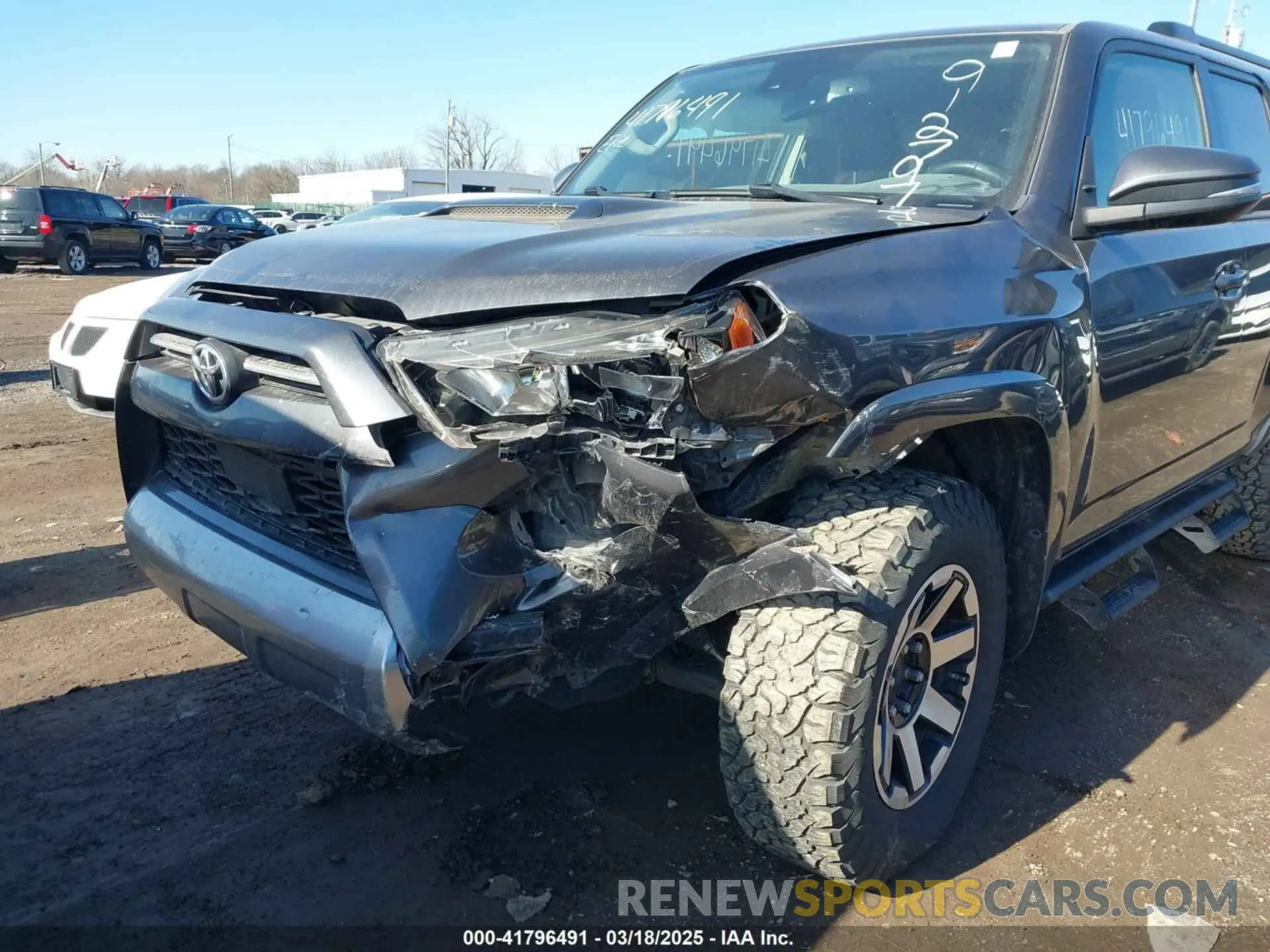 6 Photograph of a damaged car JTERU5JR0M5912797 TOYOTA 4RUNNER 2021