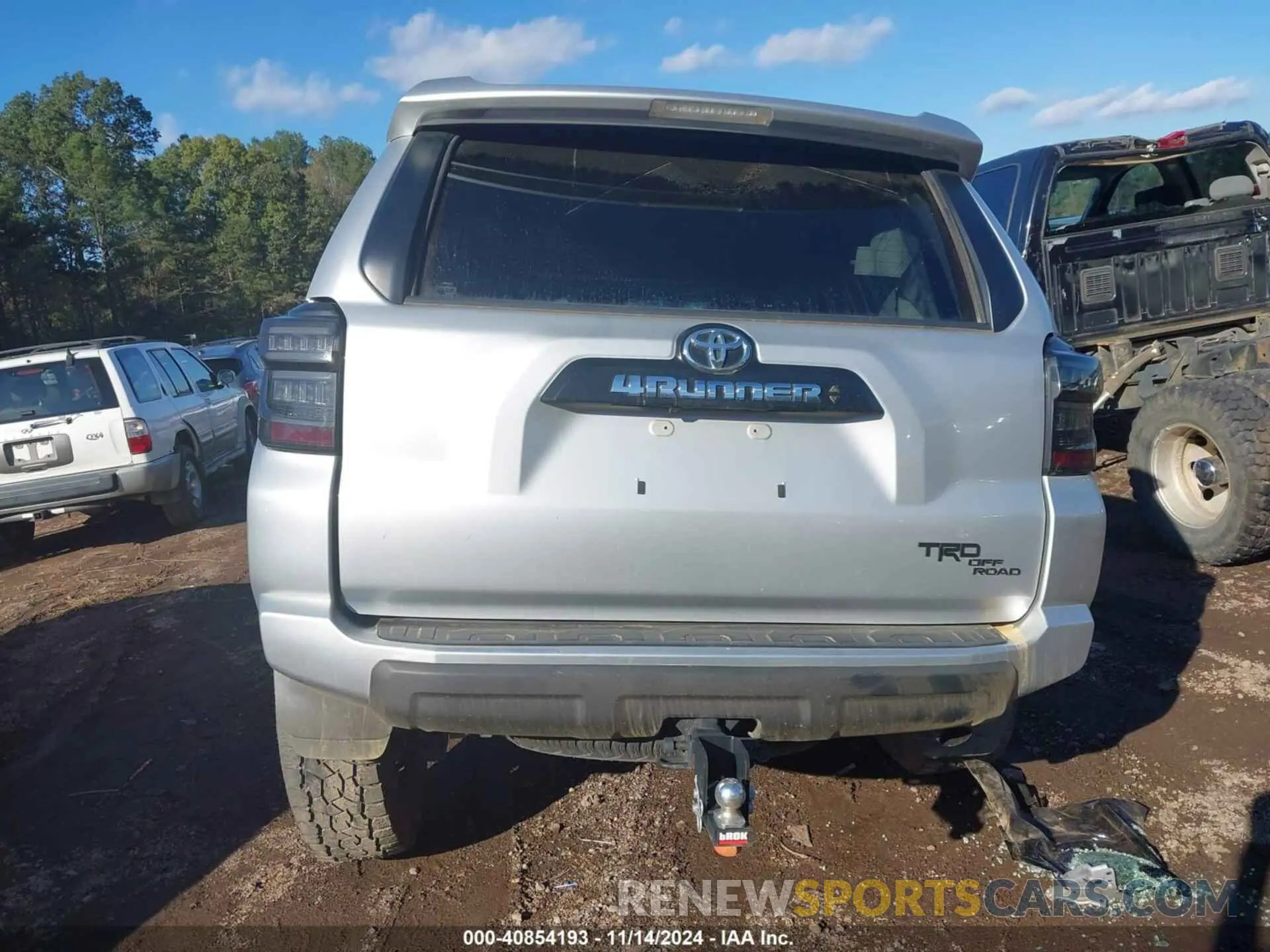 16 Photograph of a damaged car JTERU5JR0M5919622 TOYOTA 4RUNNER 2021