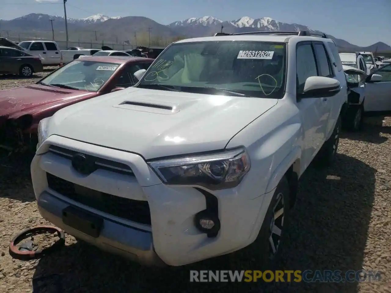 2 Photograph of a damaged car JTERU5JR0M5928417 TOYOTA 4RUNNER 2021