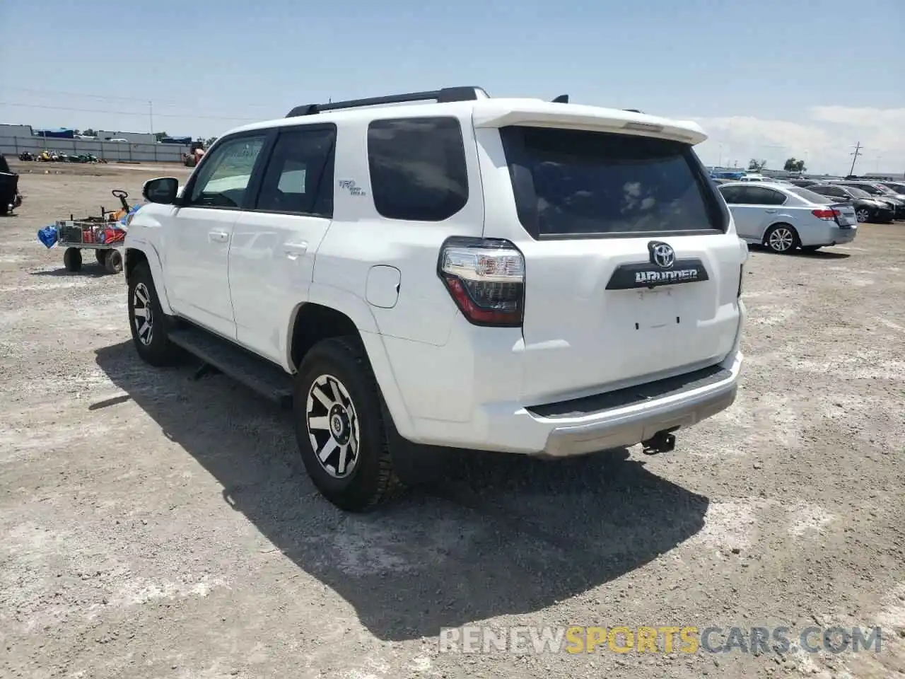 3 Photograph of a damaged car JTERU5JR0M5935299 TOYOTA 4RUNNER 2021