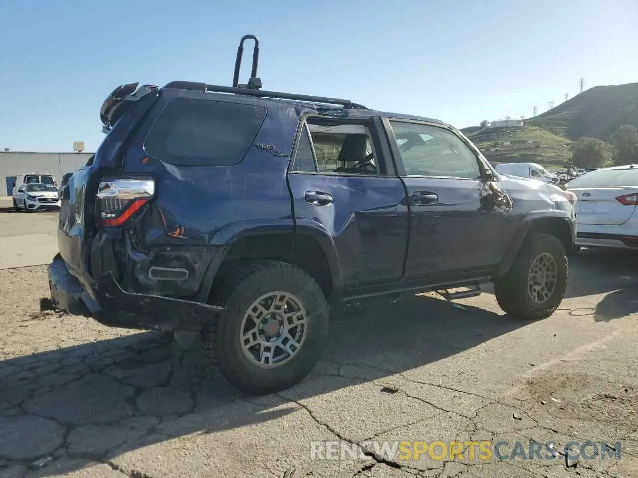 3 Photograph of a damaged car JTERU5JR1M5845692 TOYOTA 4RUNNER 2021