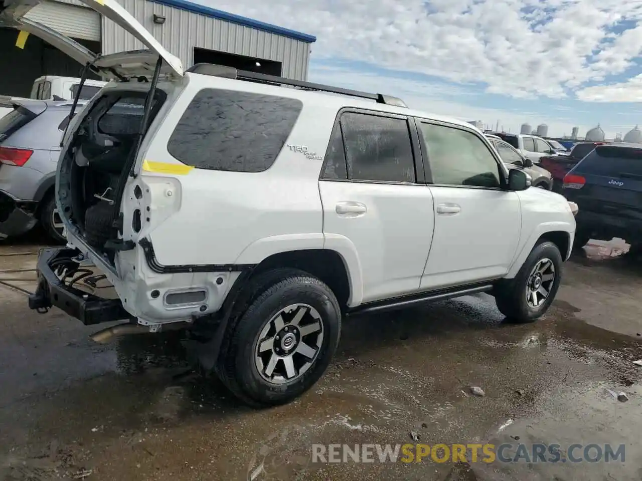 3 Photograph of a damaged car JTERU5JR1M5850701 TOYOTA 4RUNNER 2021