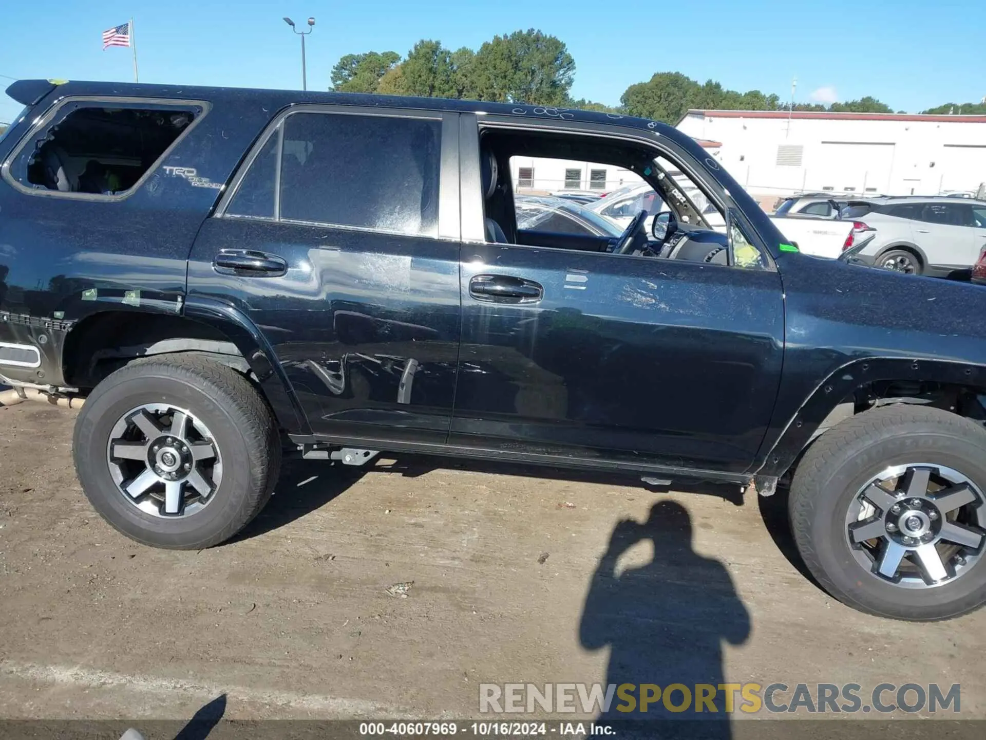 14 Photograph of a damaged car JTERU5JR1M5855560 TOYOTA 4RUNNER 2021