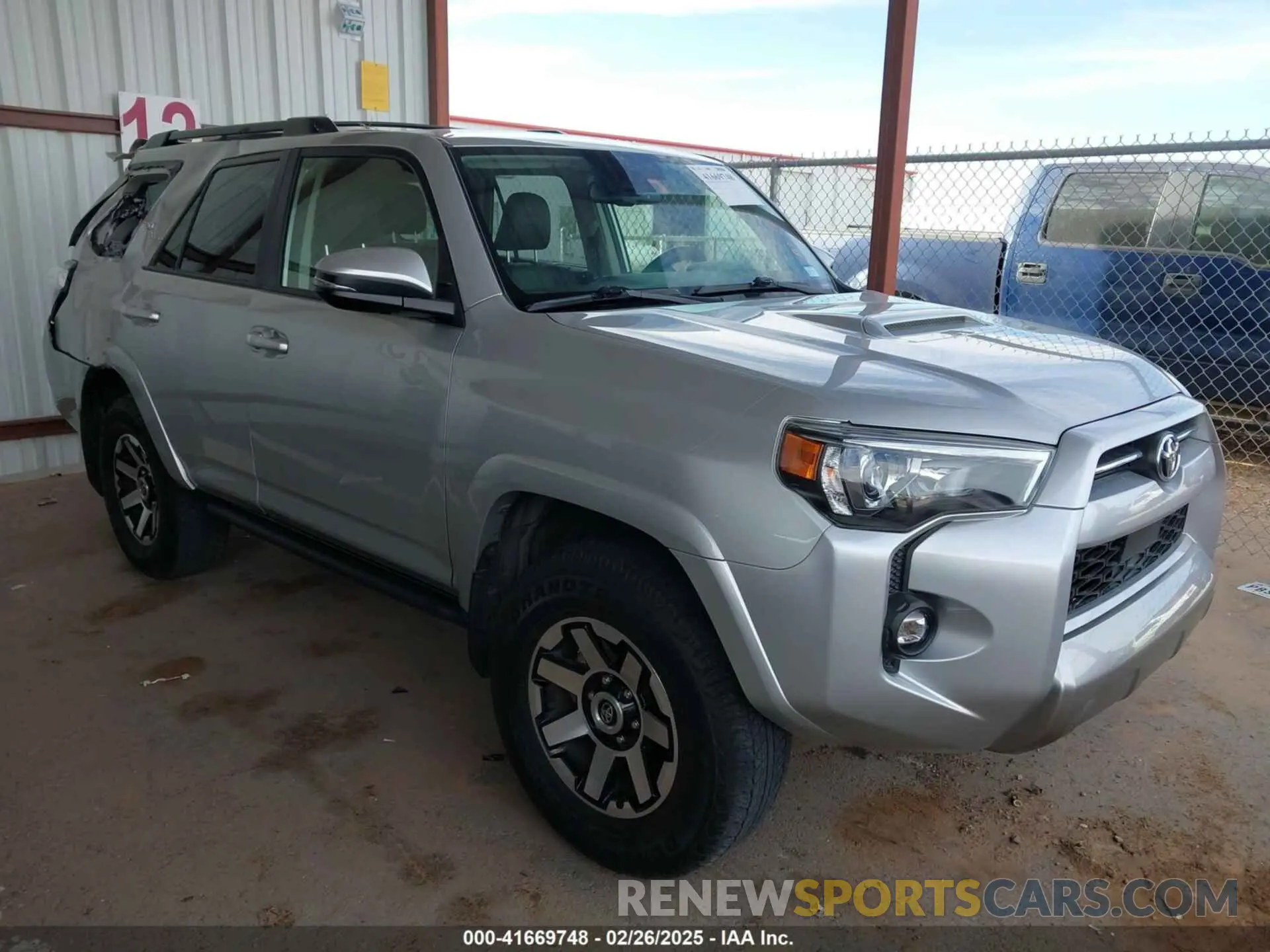 1 Photograph of a damaged car JTERU5JR1M5872195 TOYOTA 4RUNNER 2021