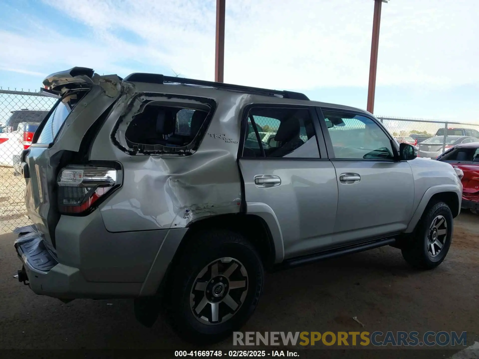 13 Photograph of a damaged car JTERU5JR1M5872195 TOYOTA 4RUNNER 2021