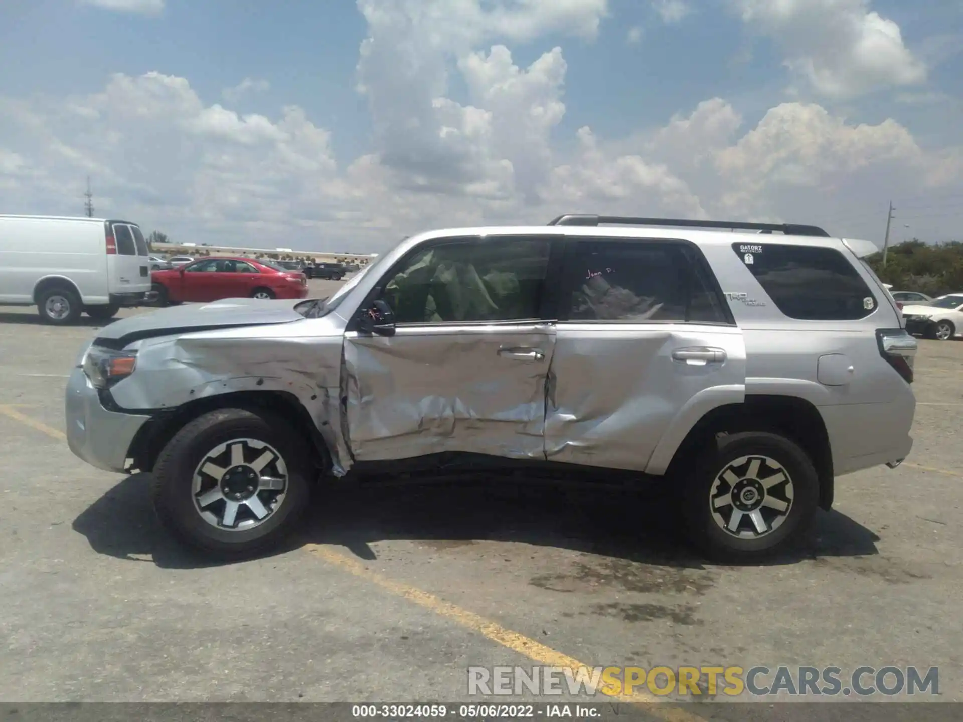 6 Photograph of a damaged car JTERU5JR1M5887974 TOYOTA 4RUNNER 2021